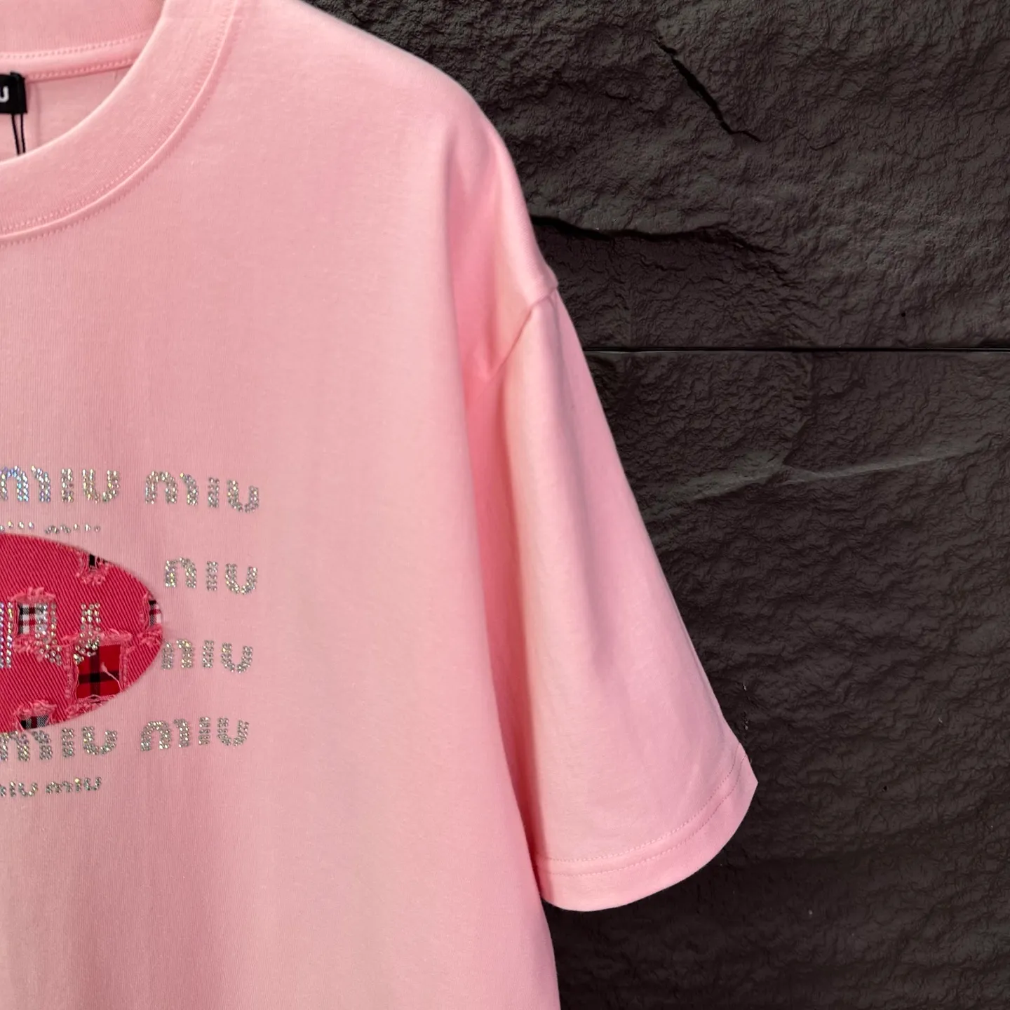 MIU MIU 2026New Arrival logo T 🔥 🔥 🔥 Same Style Quality😘😘 300 Versatile T 👍 ：Black、Pink、White Size：S-XL