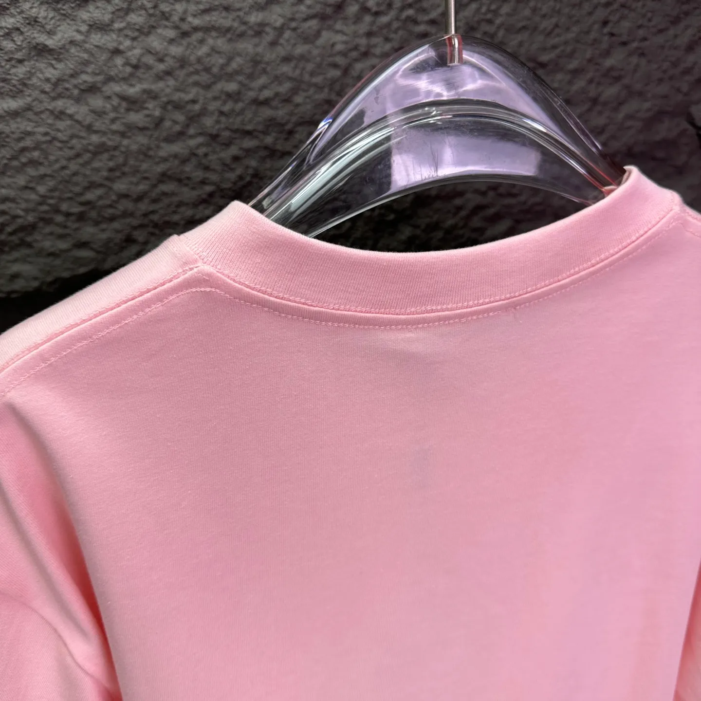 MIU MIU 2026New Arrival logo T 🔥 🔥 🔥 Same Style Quality😘😘 300 Versatile T 👍 ：Black、Pink、White Size：S-XL