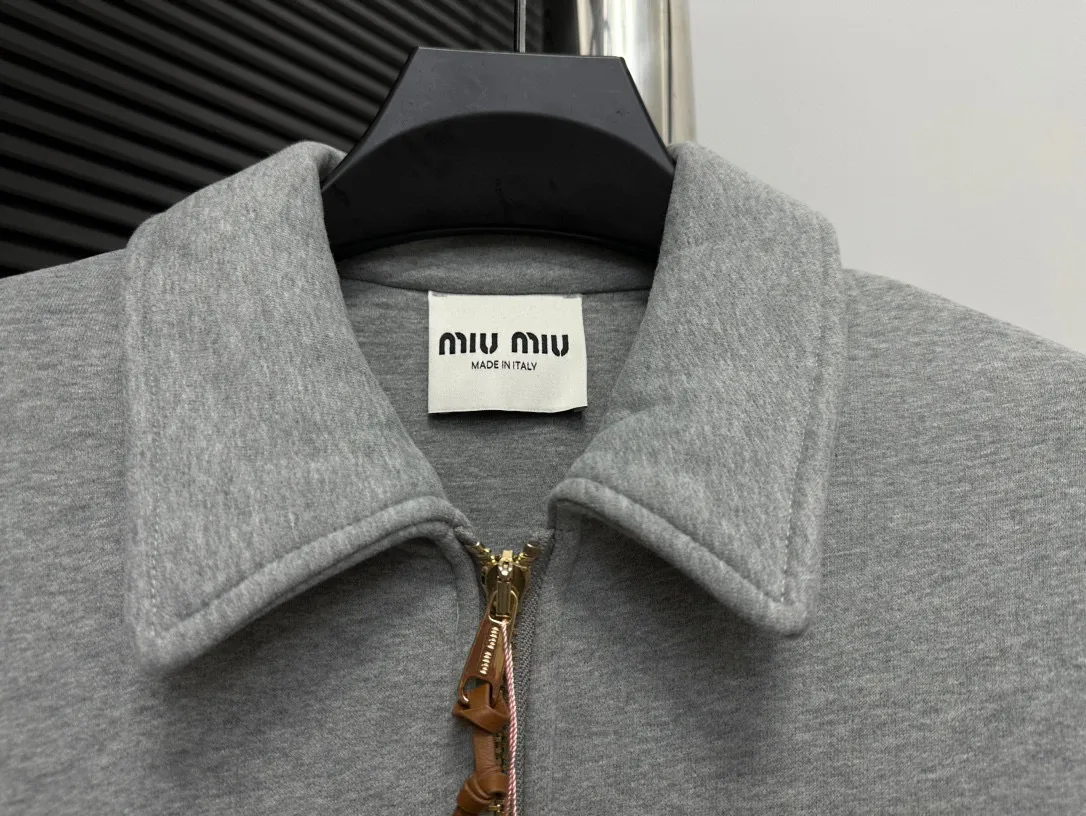 （ Quality） 【Miu Miu】 24Fw Retro logo ， Same Style Size：38 40 42 44