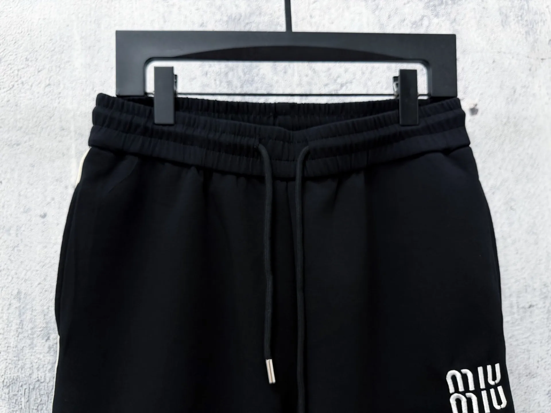 【Miu miu】 26ss New Arrival Breathable ， ， ， Quality。 ！ ， ！ Sizes：S M L XL ：Black