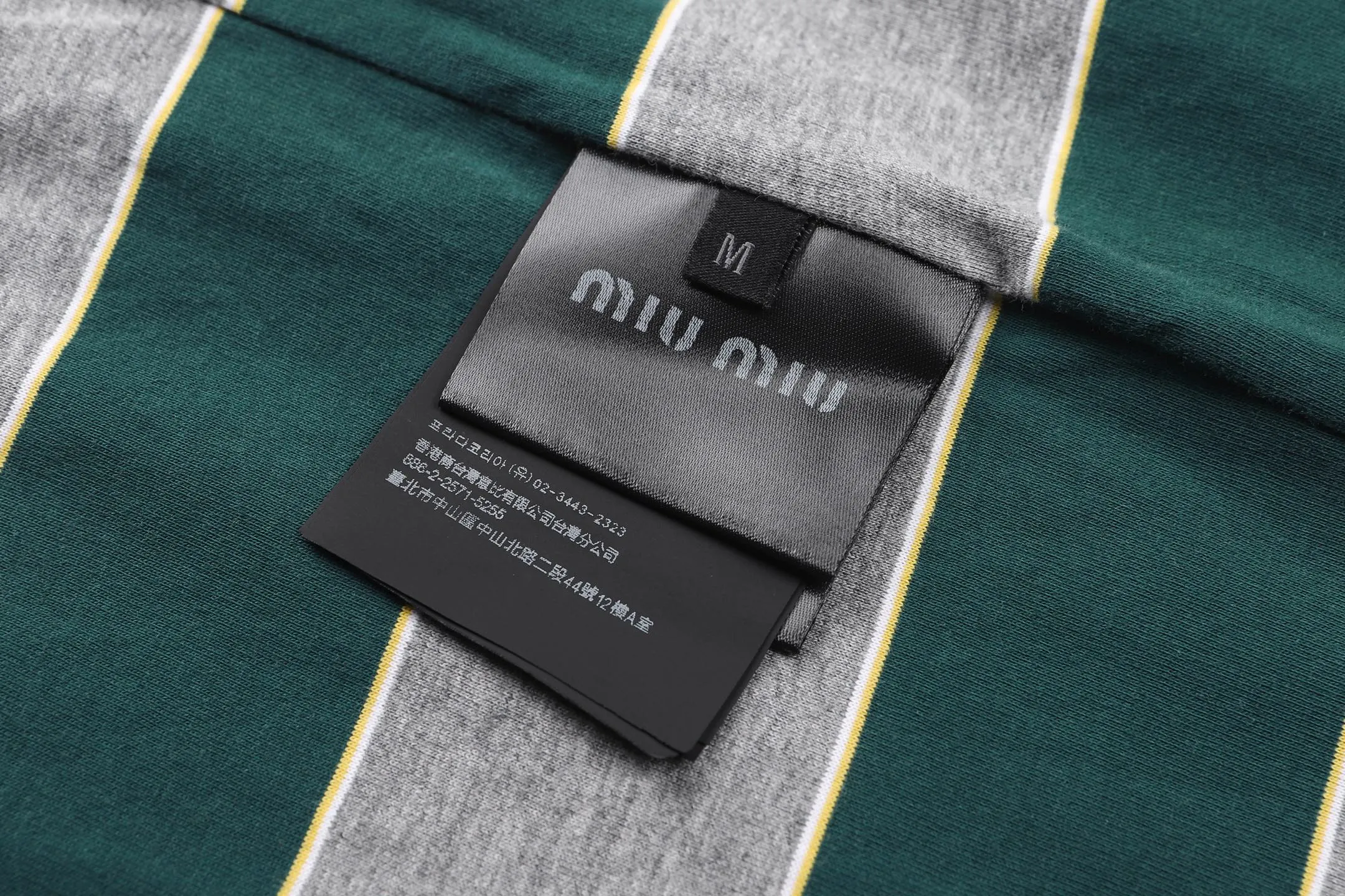 Miu Miu 26SS 1,0000 ， 100% ， 1*1 ， ， ， ， 1：1 ， ， ， ， ， Same Style ， ， ， ， Same Style。 Size:S-M-L-XL