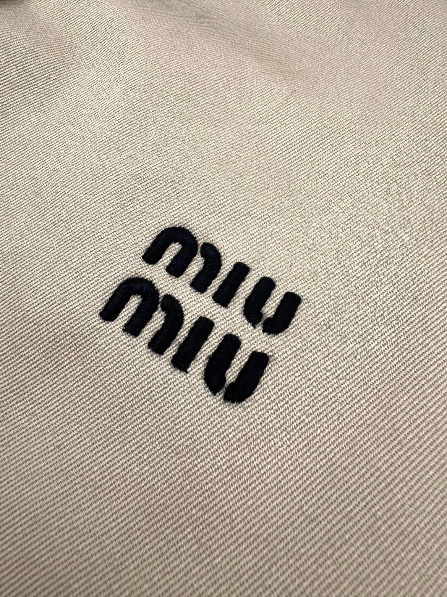 Miu Miu Khaki Miu Miu Classic 1： Miu Miu 2: 3: 4: Size：M-3XL