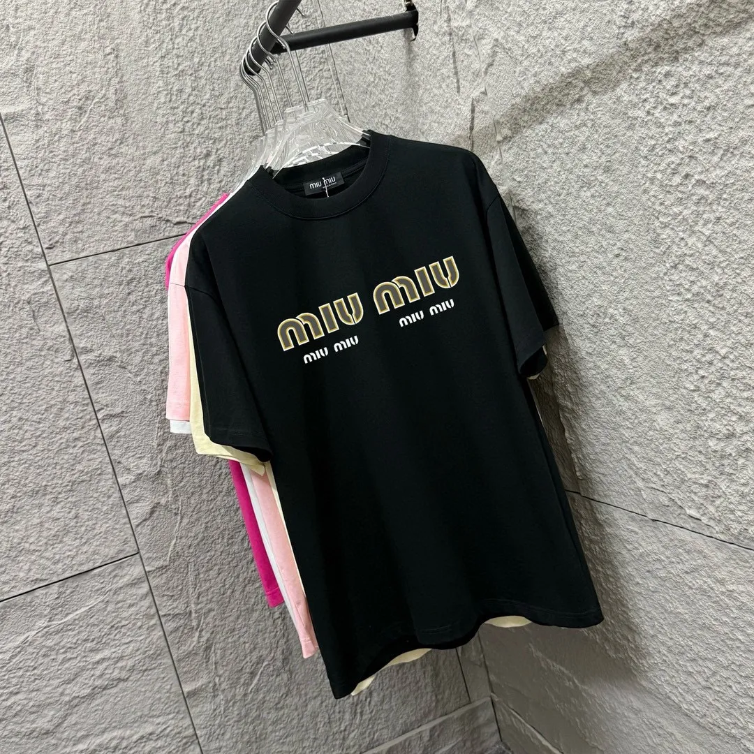 Miu Miu*2025 New Arrival T miu logo 300 Same Style ：Black White Size： S （90-130 ） M （120-150 ） L （140-165 ） XL （160-180 ） XXL （180-210 ）