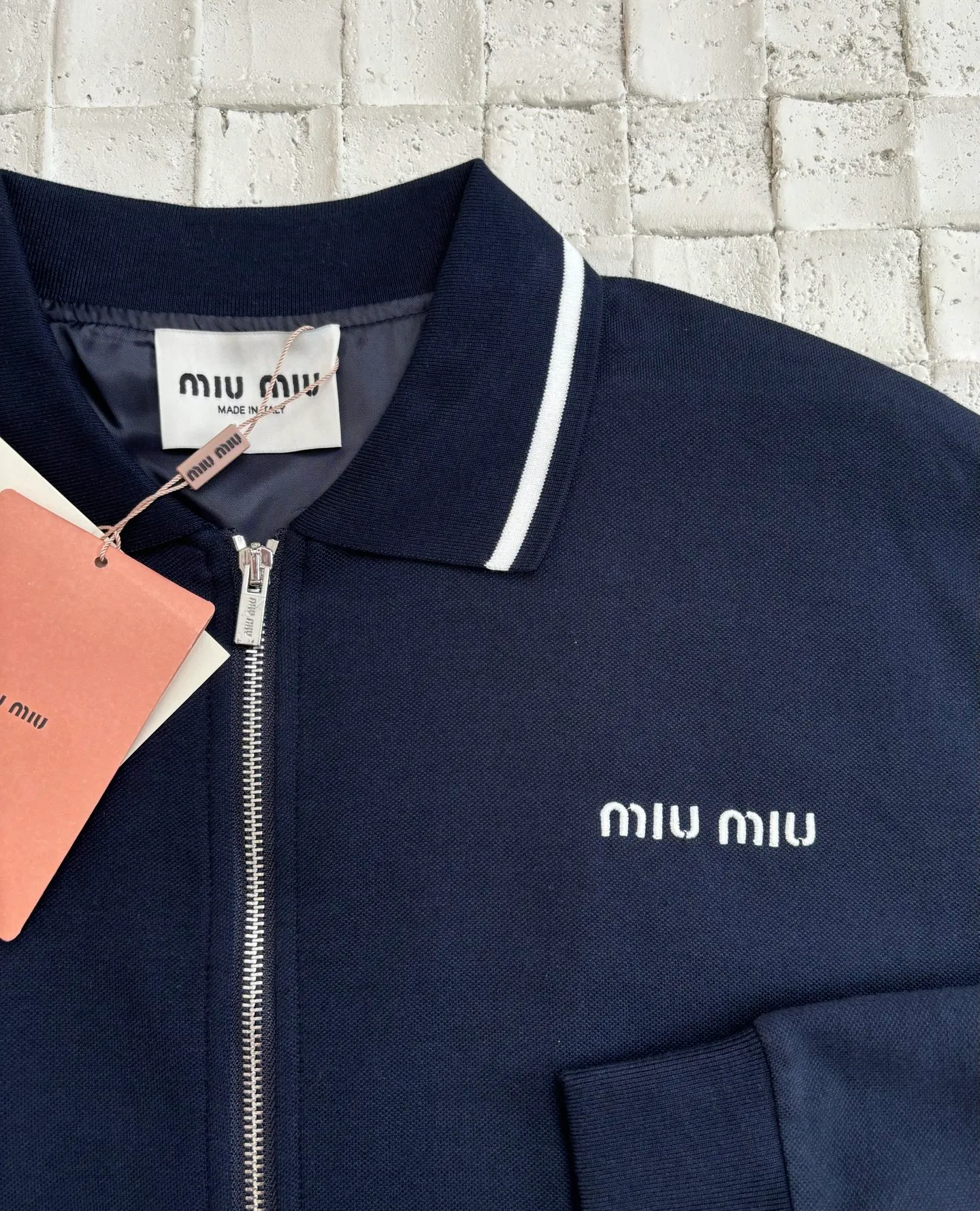 Miumiu*/ 25Ss New Arrival YB ， ，Breathable ， ， Black White ➕ ， Oversized Size：S/M/L