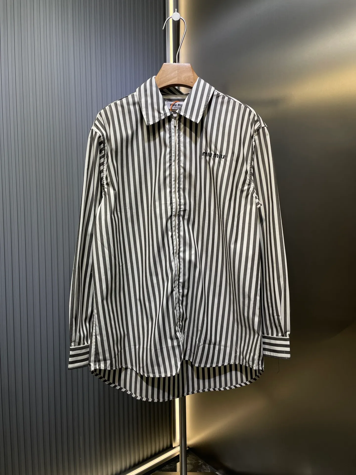Miumi 25Ss logo 。 ！ ！ ， ！ Versatile ！ ！ Quality 。 Size：SML