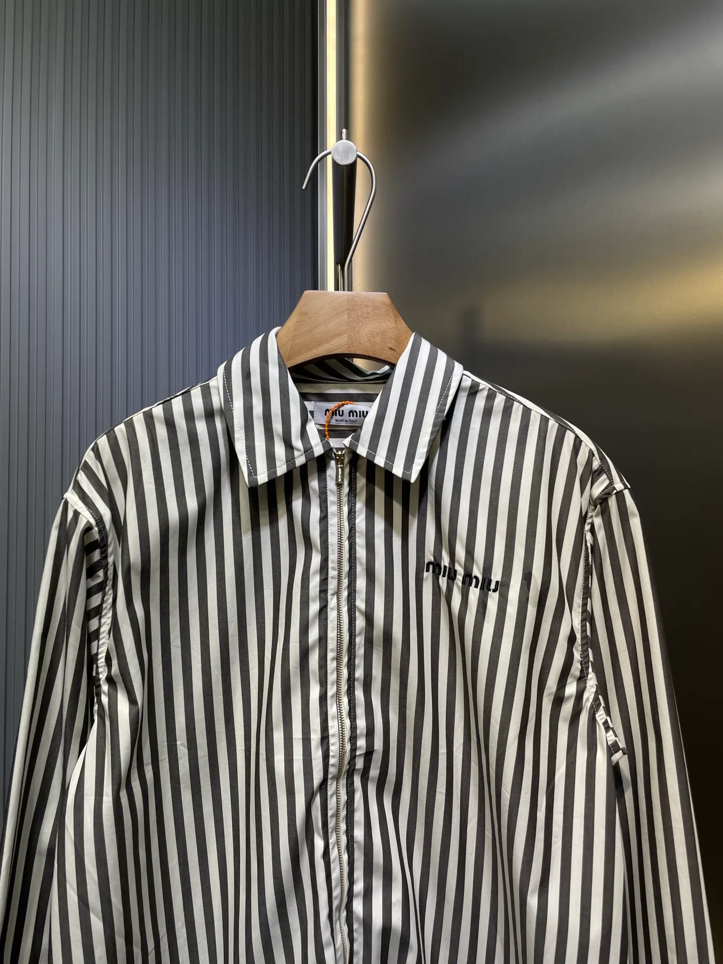 Miumi 25Ss logo 。 ！ ！ ， ！ Versatile ！ ！ Quality 。 Size：SML