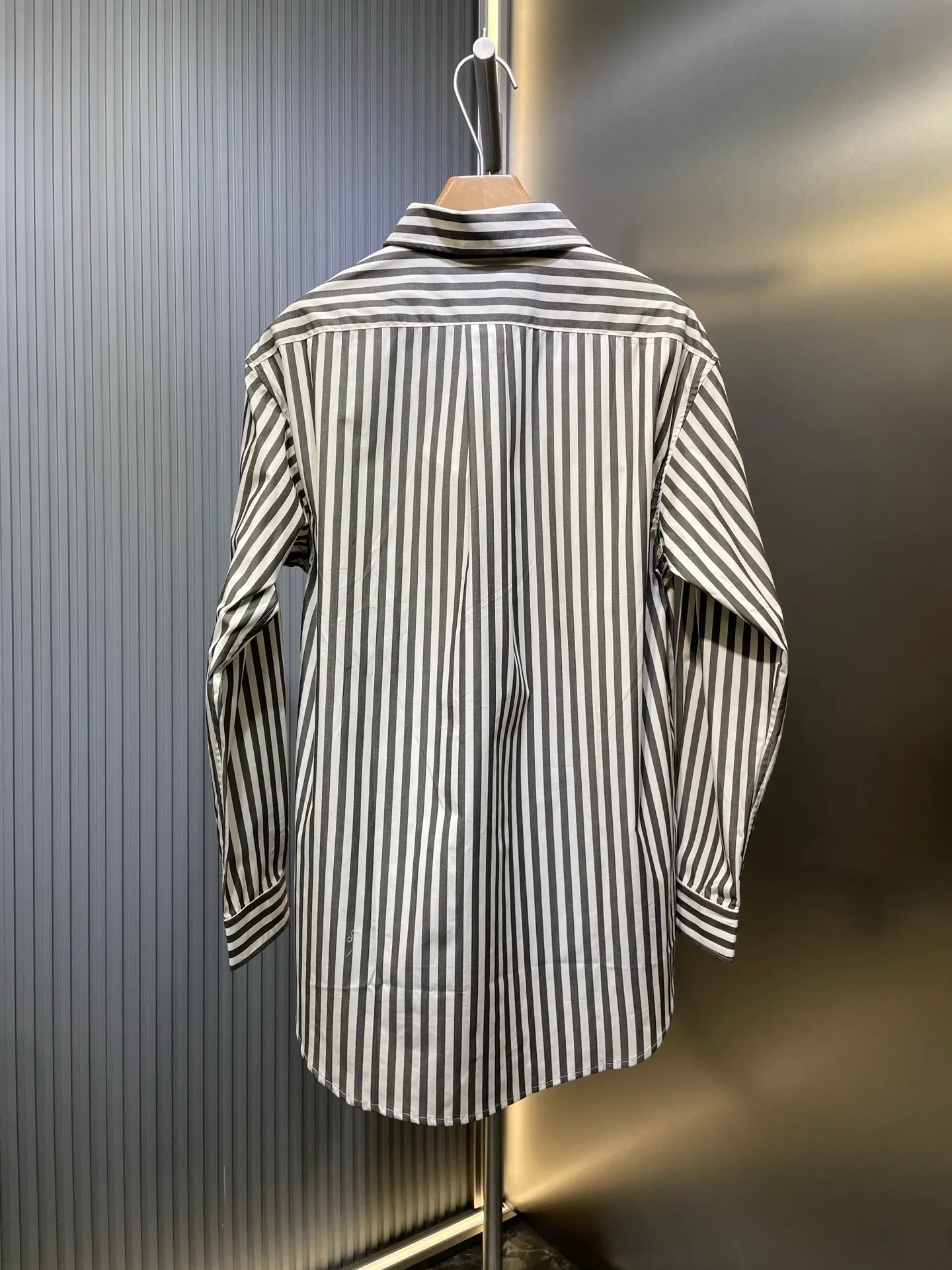 Miumi 25Ss logo 。 ！ ！ ， ！ Versatile ！ ！ Quality 。 Size：SML
