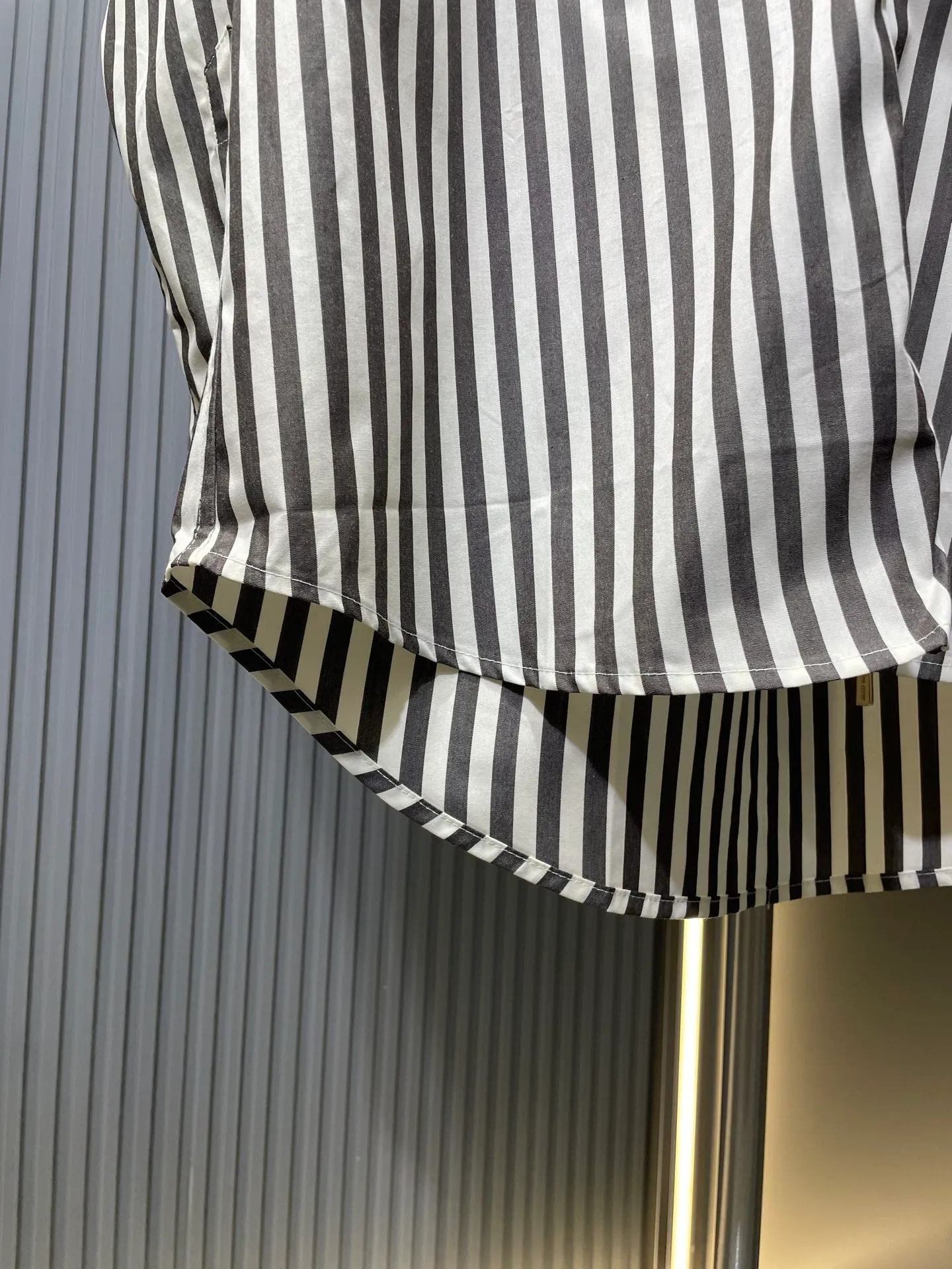 Miumi 25Ss logo 。 ！ ！ ， ！ Versatile ！ ！ Quality 。 Size：SML