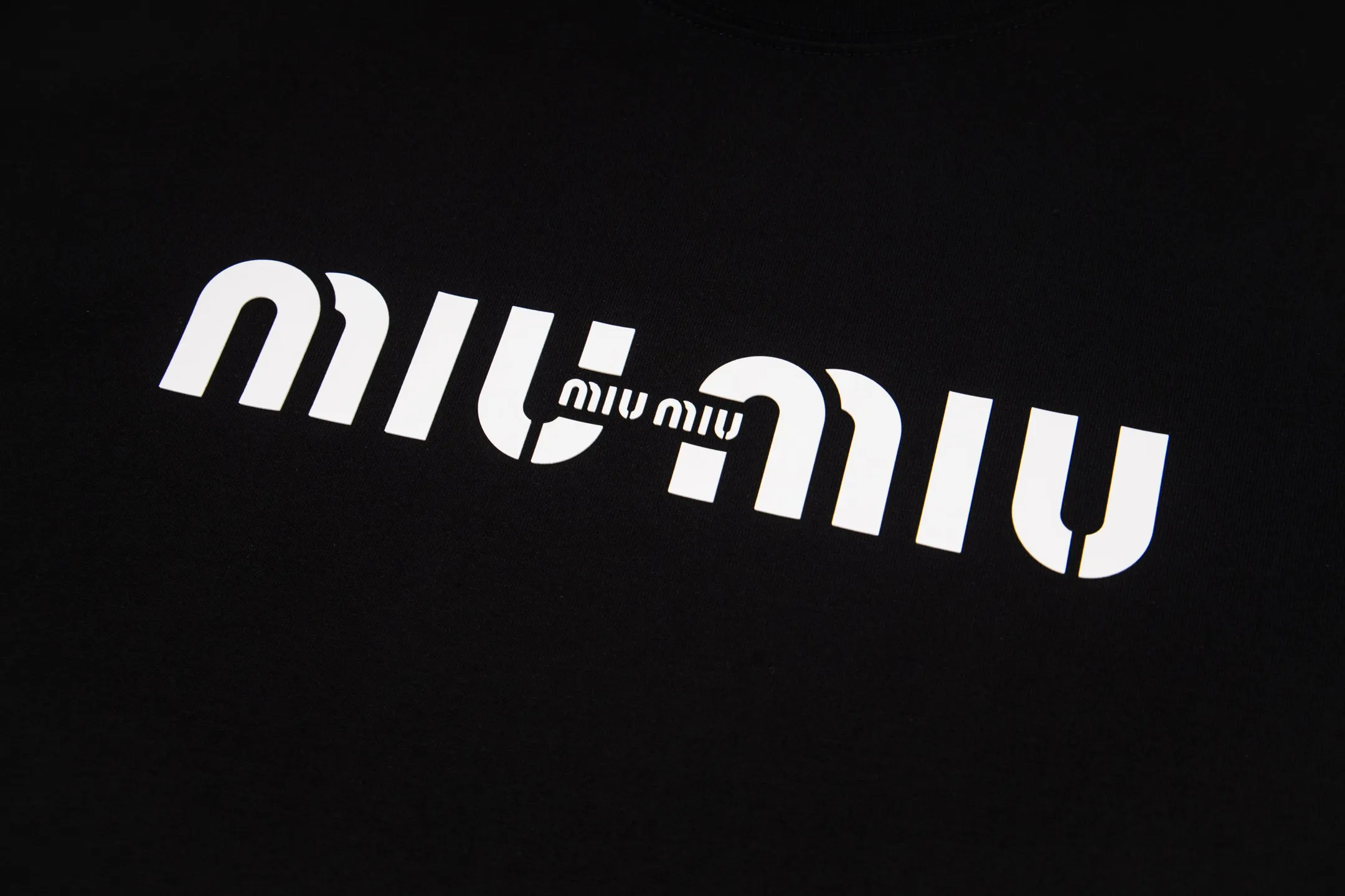MIU MIU 26SS T 260g ， 。 、 ， 。 ： Cream White Size：XS-L