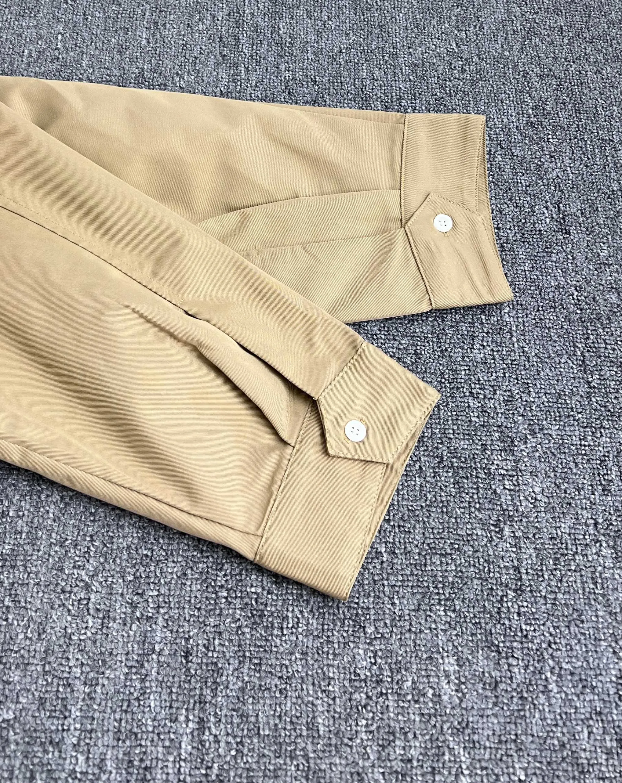 Miu Miu Khaki Miu Miu Classic 1： Miu Miu 2: 3: 4: Size：M-3XL