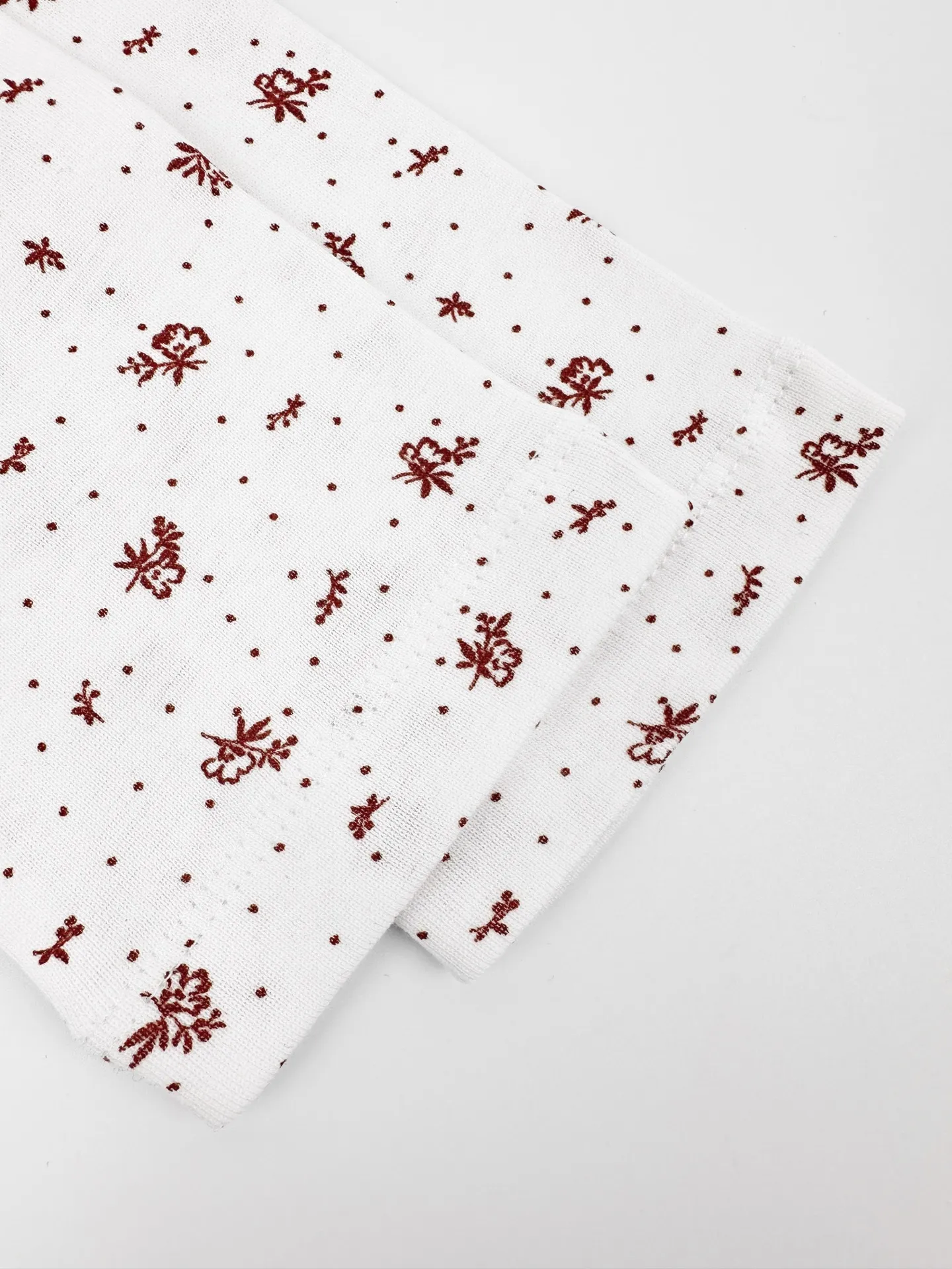 Breathable 。 ， ， 。 Miu Miu ， ； ， 。 ， ， ， ； ， 。 1. ， ， 。 2. ， ， 。 3. ， ， ， 、 ， 。 ： 1:1 MM 1:1 MM ： Size： XS S M ： FF 746