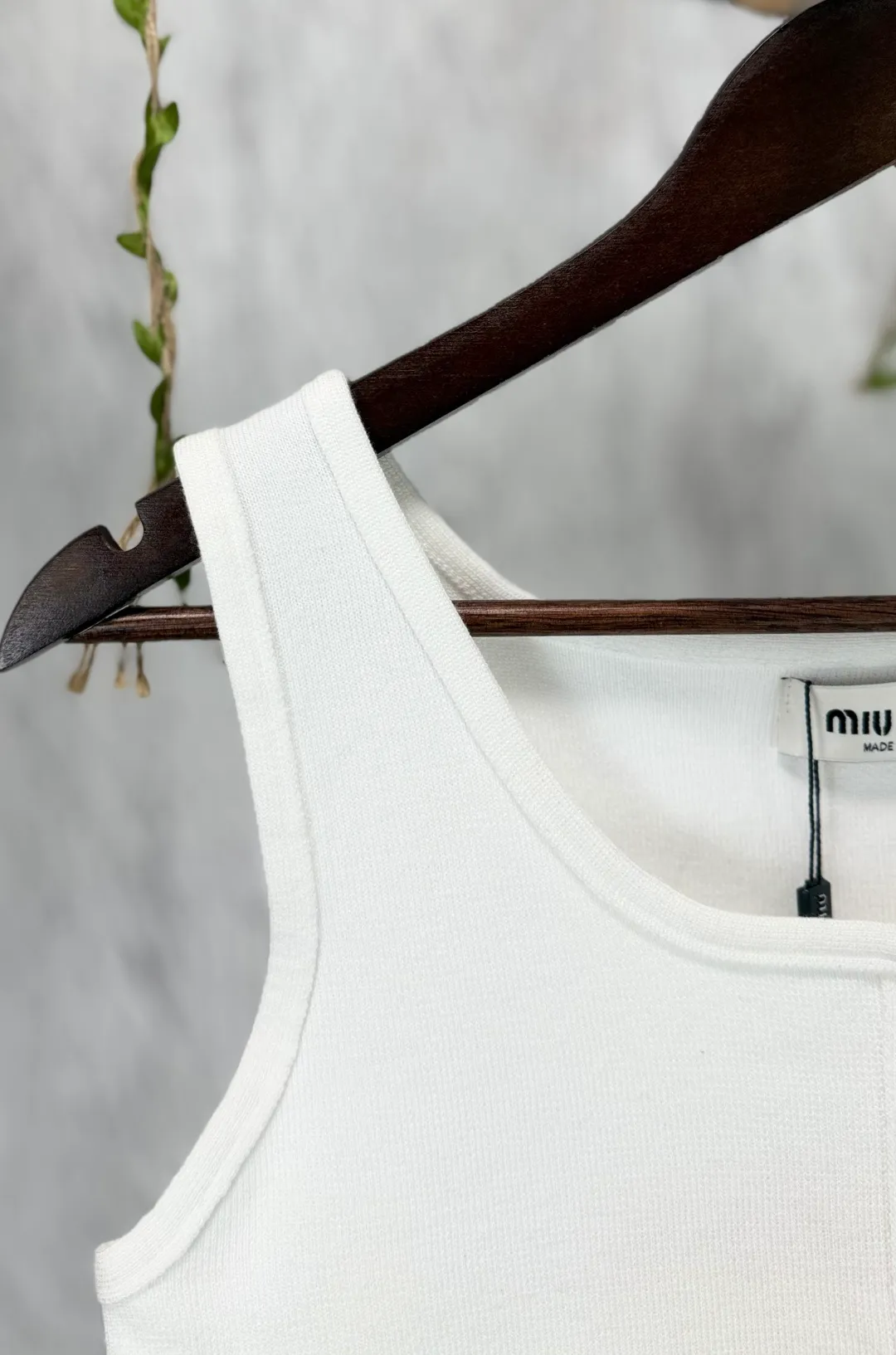 ：F 325- Miu Miu New Arrival ， ， ； ， ， 、 。Lightweight ， 🎈Color：Black White Gray 📐Size：S M L 54 80 32 55 84 33 56 88 35 （ 1-3cm ）