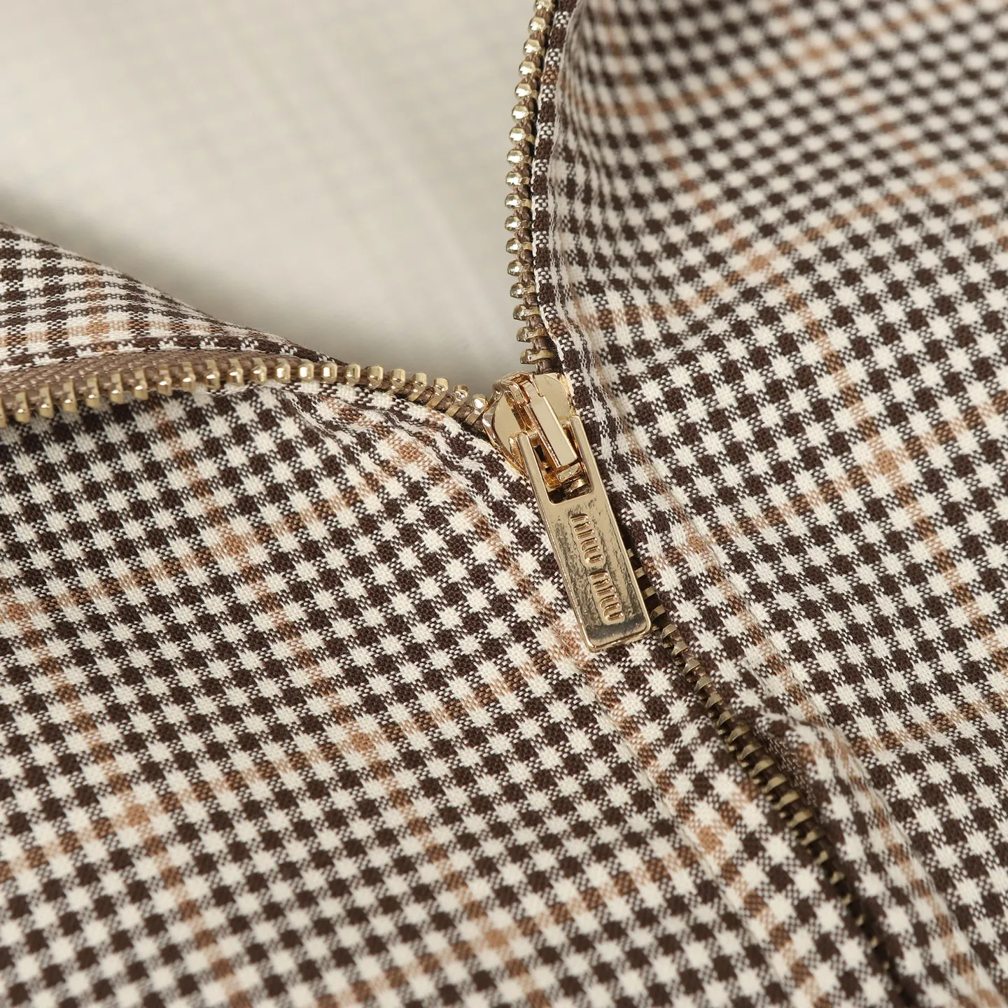 MIUMIU/ ： ， miu 。 ， Retro 。 ， ， Same Style ， ， ， ， Same Style！ Size：38/40/42/44