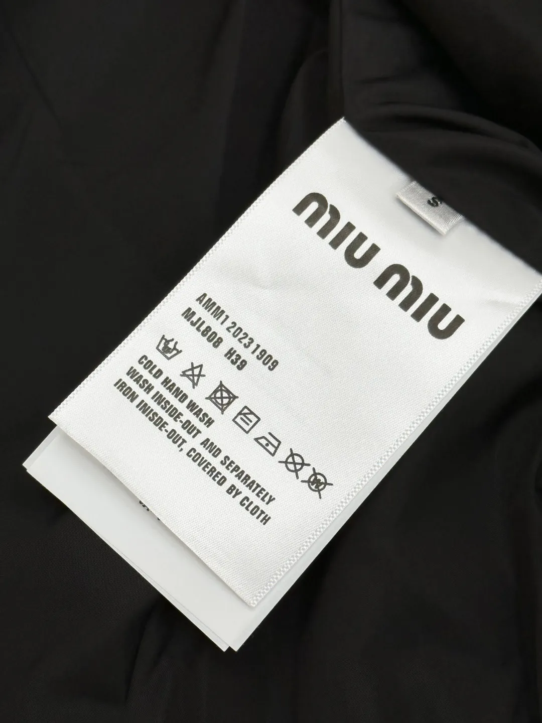 Black ~