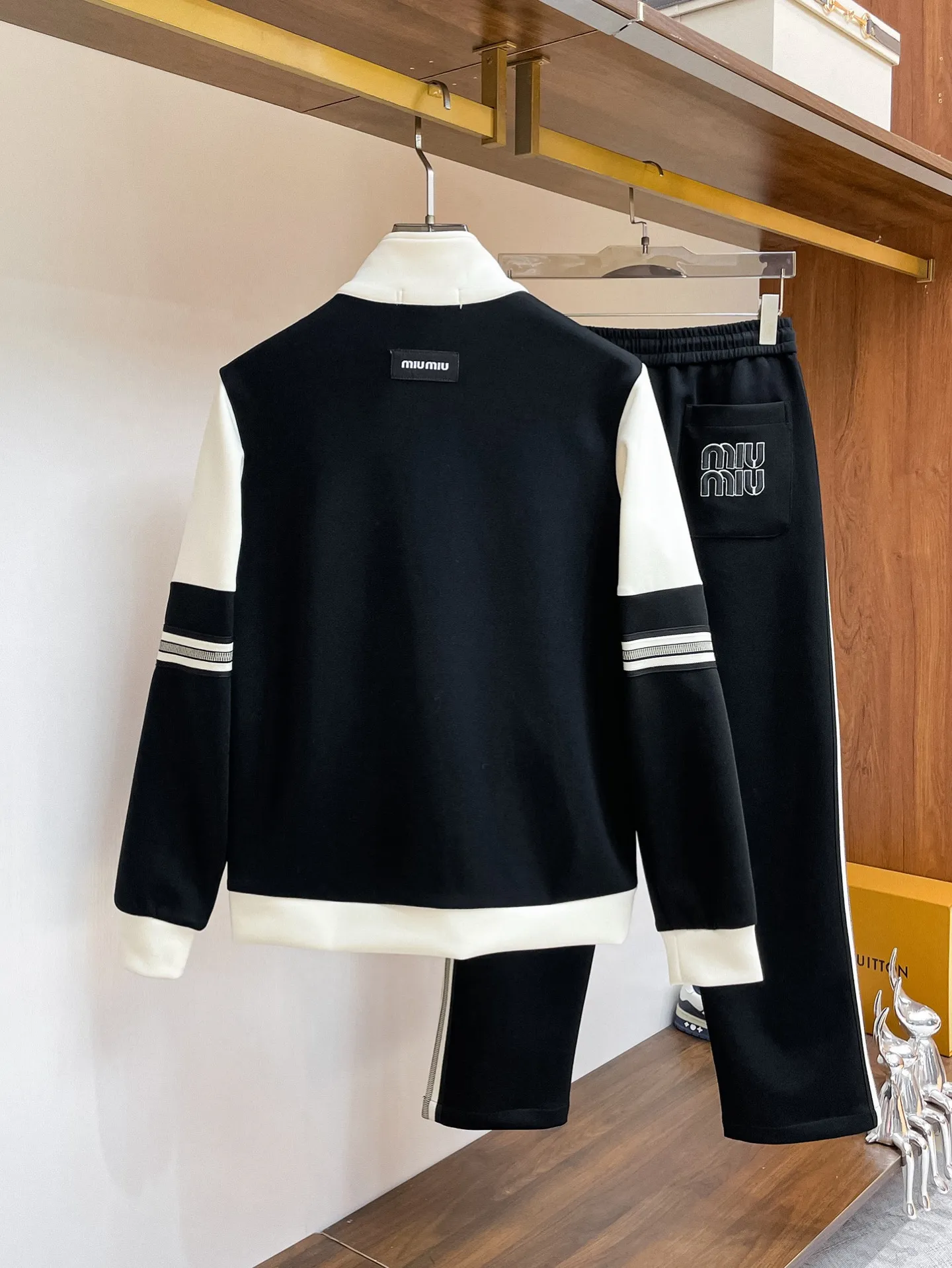 miumiu 2026New Arrival Same Style ，Breathable ！ ！ ， ！ Premium ！ Wear-Resistant， Sizes M-3XL