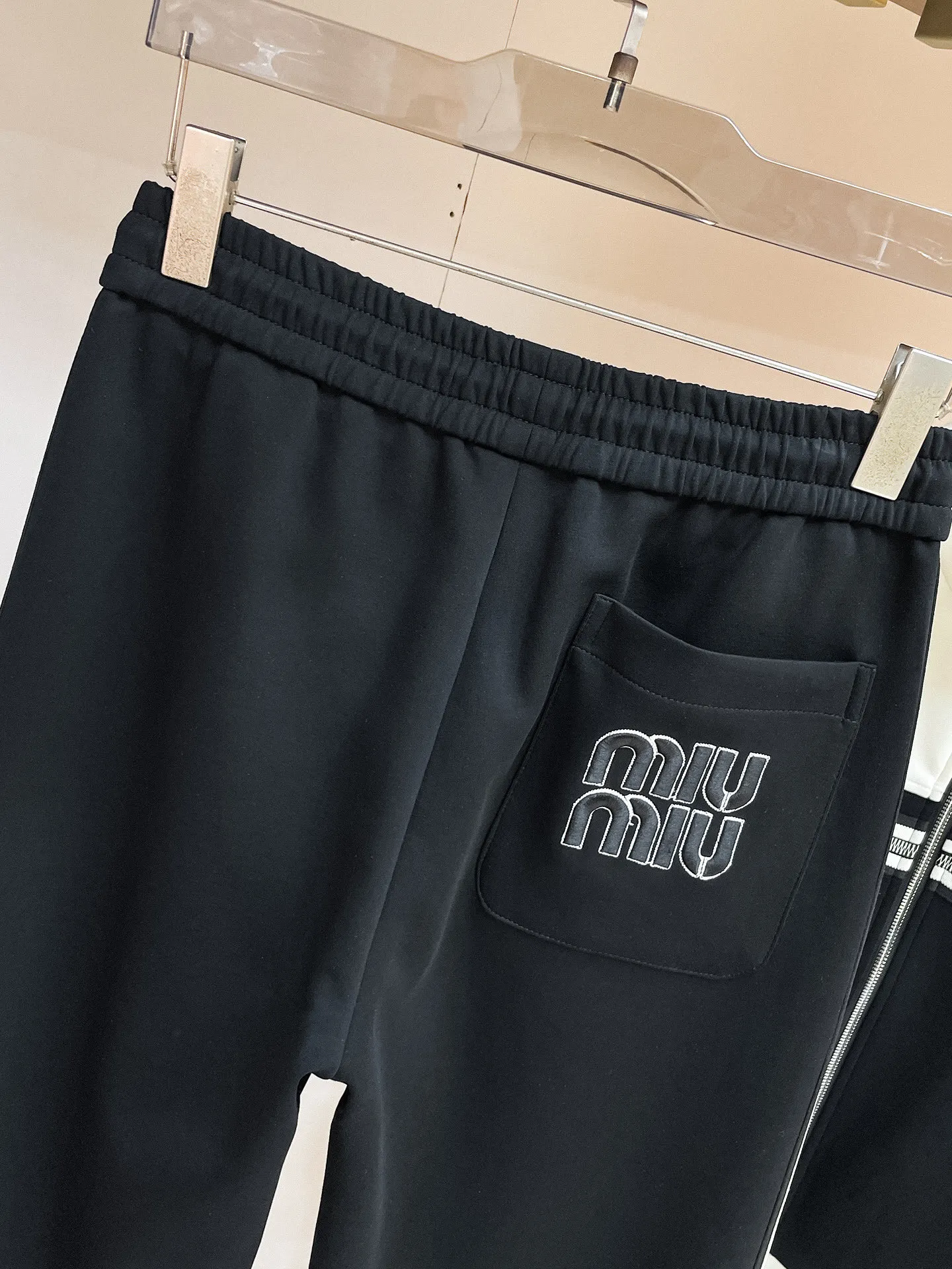 miumiu 2026New Arrival Same Style ，Breathable ！ ！ ， ！ Premium ！ Wear-Resistant， Sizes M-3XL