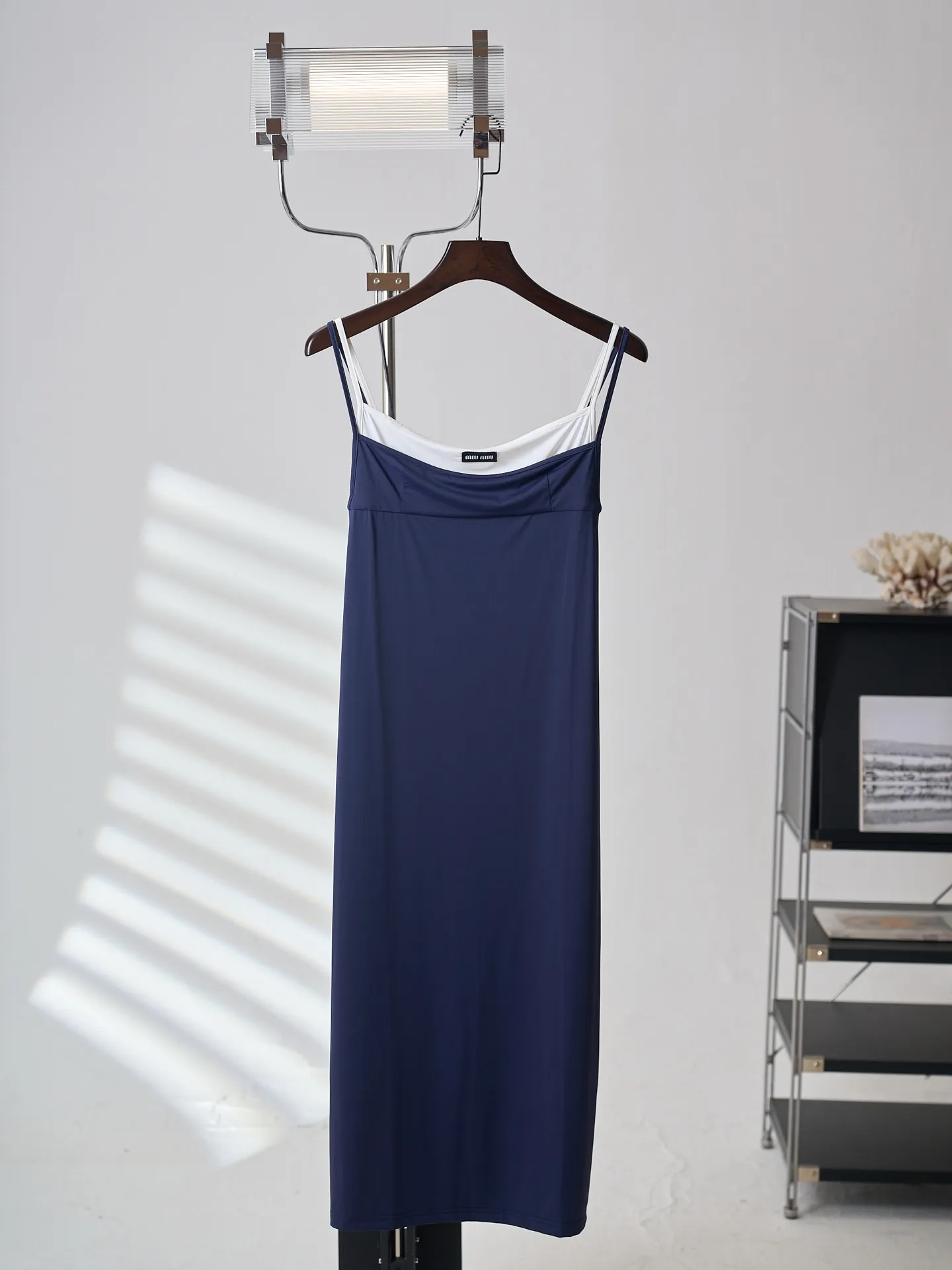 Miu Miu/ 【In Stock】 38 40 42 ， ， 。 ， Retro ， ， ， 。 Miu Miu ， 。 ， U ， ， 。 ， ， 。 ， 。 1. ， ， ， ， 。 2. ， ， ， 、