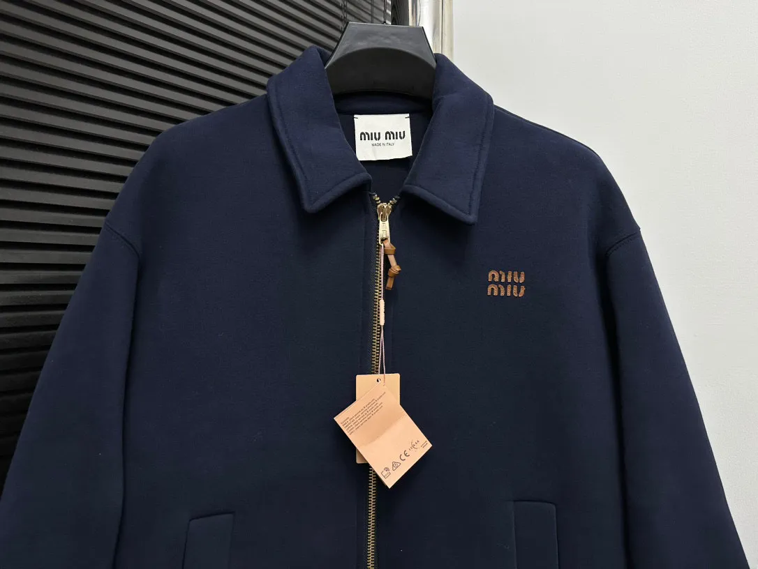 （ Quality） 【Miu Miu】 24Fw Retro logo ， Same Style Size：38 40 42 44