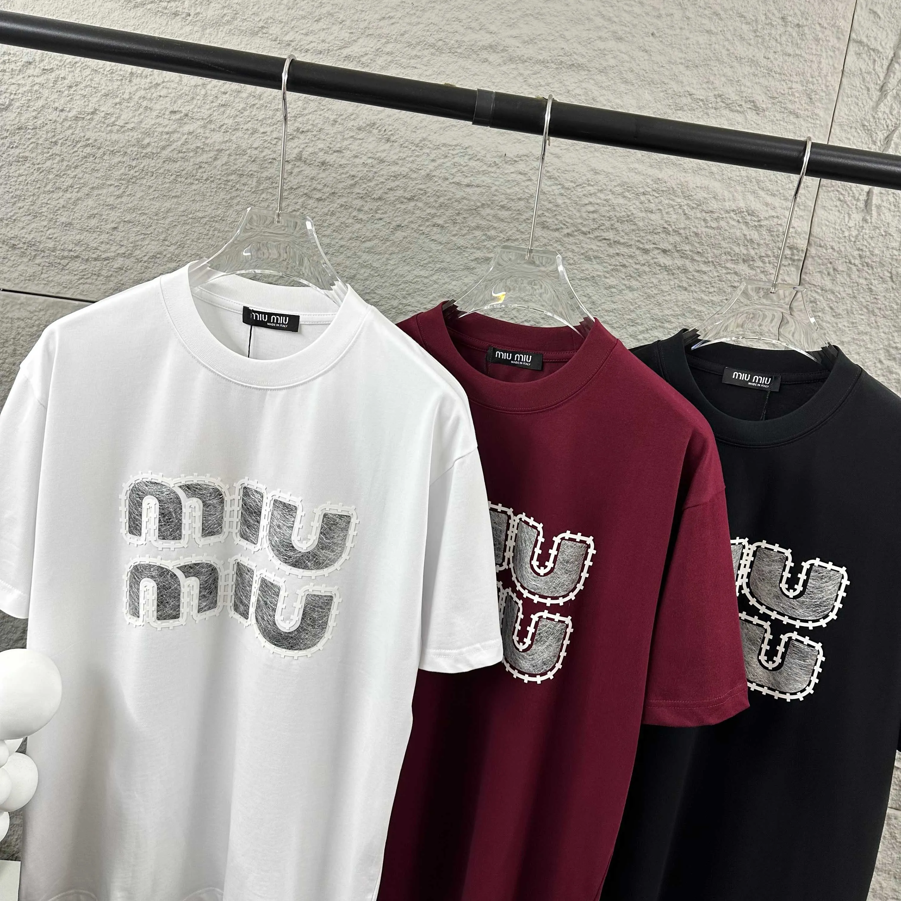 miu miu* 2026 Classic T Same Style ：Black White Red Size： S （90-130 ） M （120-150 ） L （140-165 ） XL （160-180 ） XXL （180-210 ）