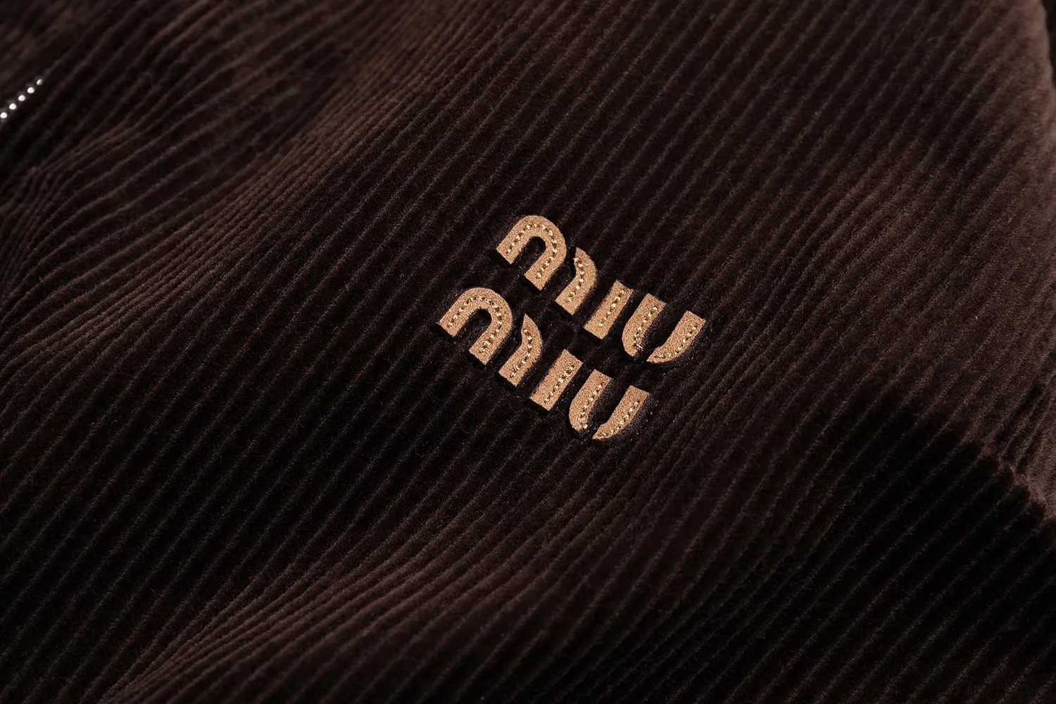 Miu Miu 24,200 ， 8 ， ， ， ， 1：1 ， 1：1 ， 1：1 ， ， ， ， ， 。 ， ， Same Style ， ， ， ， Same Style。 Size:36-38-40-42