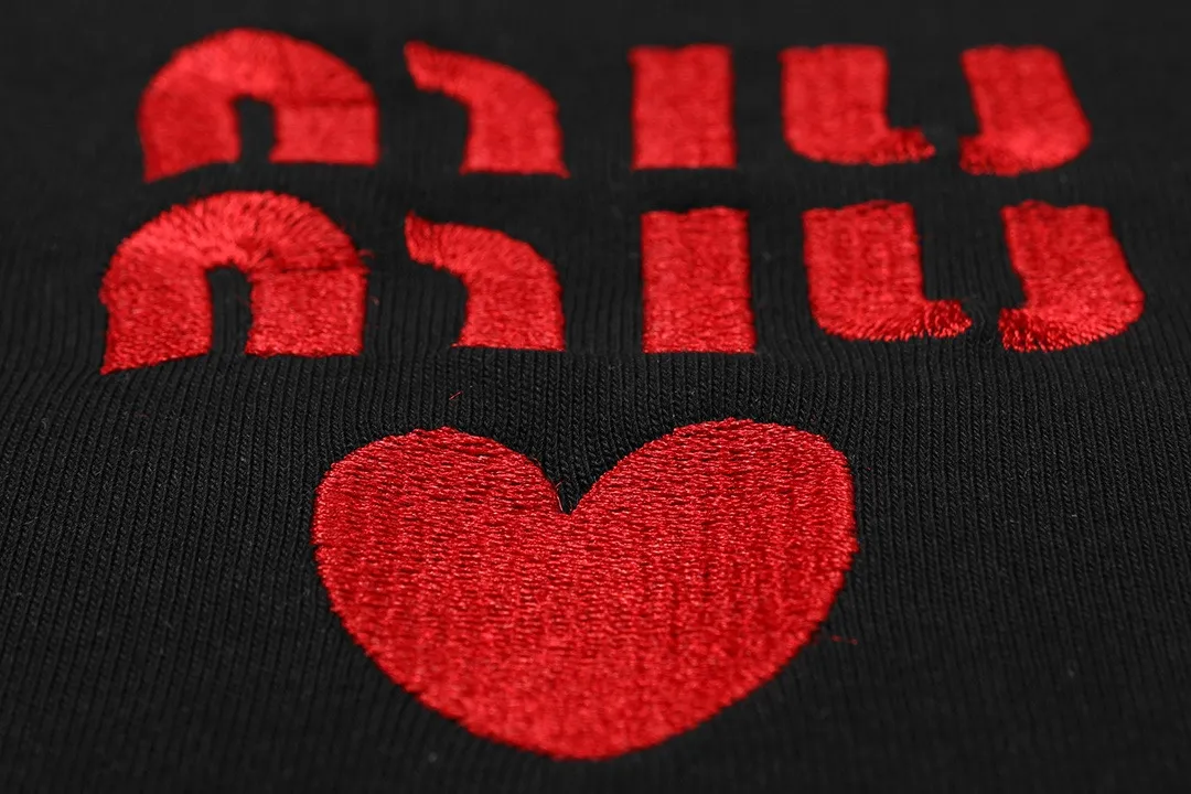 MIU MIU 2026 New Arrival logo Same Style t · 300 100％ · 32 · ：Black Size：XS S M L