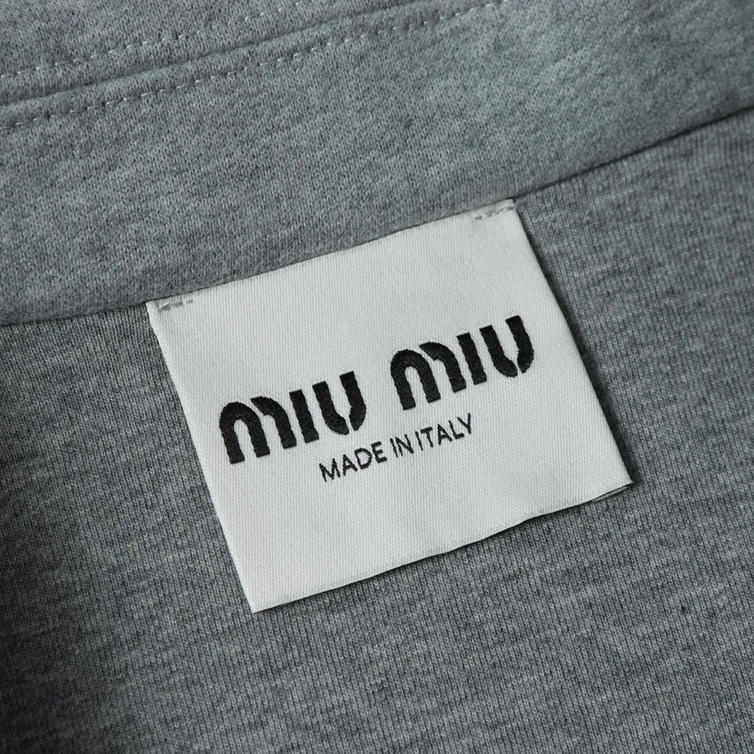 （ 1:1Original Quality) MIUMIU ✅ 24700 ， 420 Quality ， ， ， ， ， ， ， ， Size : 38 40 42 44