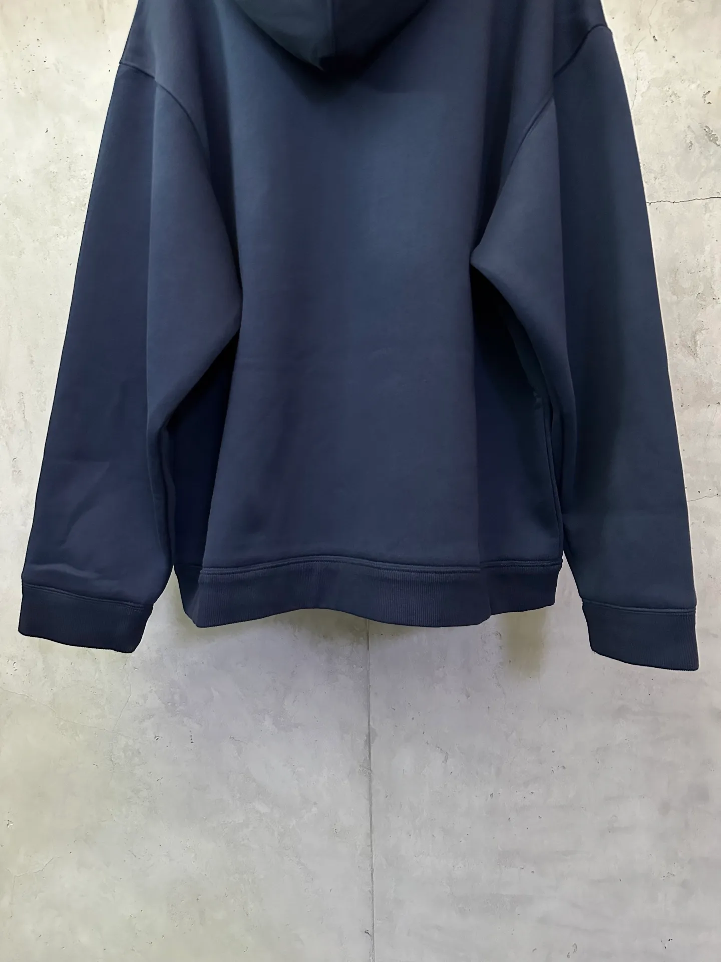 Miu Miu ：380 260 ， 700 ， 2 ， ， 。 ： 2*2 ， 。 Same Style -Color: Gray Blue -Size: 36 38 40 42
