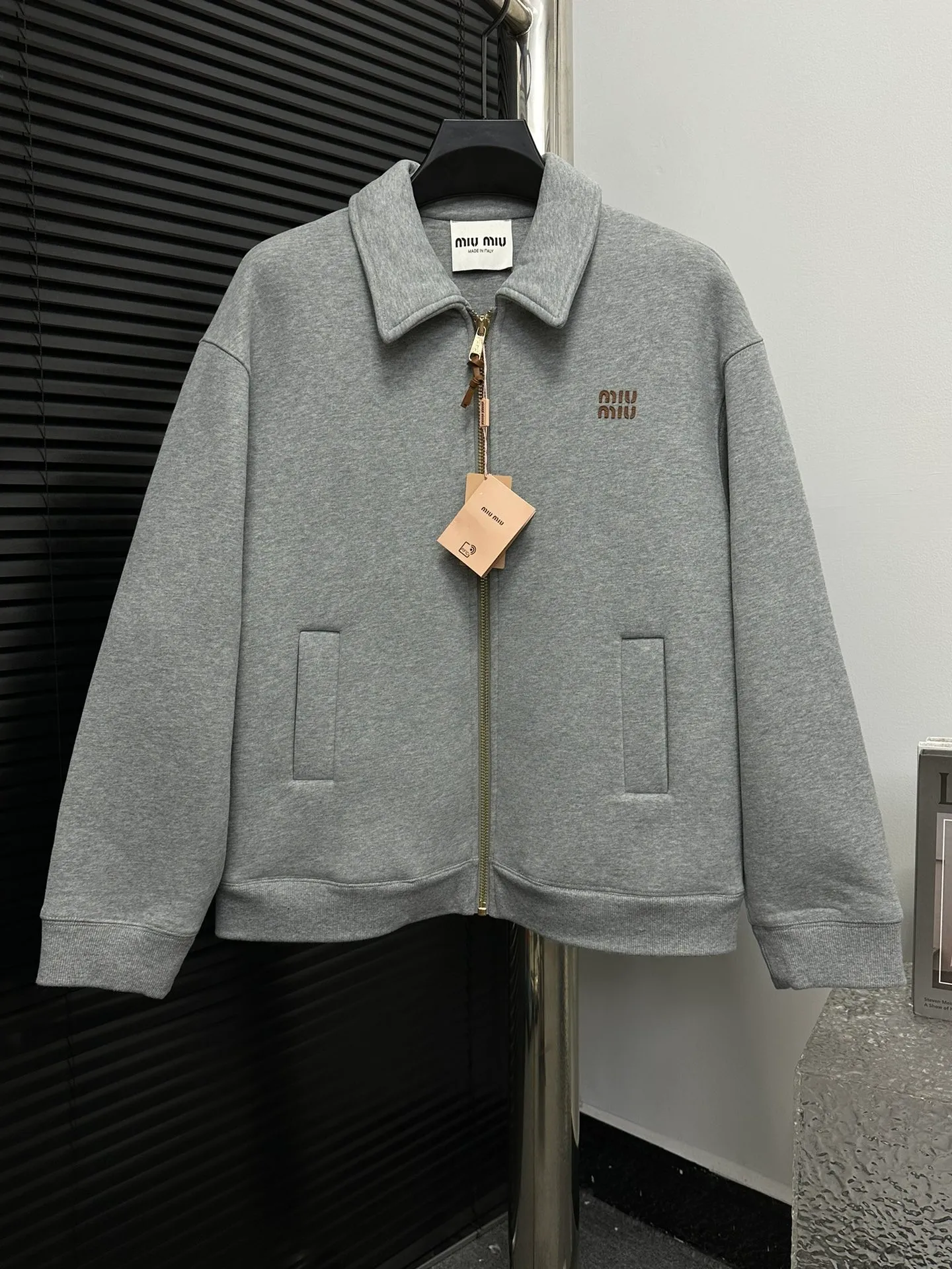 （ Quality） 【Miu Miu】 24Fw Retro logo ， Same Style Size：38 40 42 44