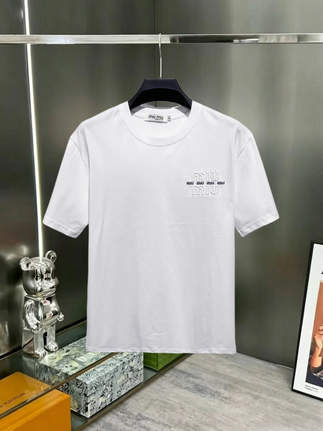 💰P130🔥miumiu 26 New Arrival T Premium ！ logo ，Premium ， ， ， 🔥 ， ， ， ， ， ， ：White、Black Size：S-XXL