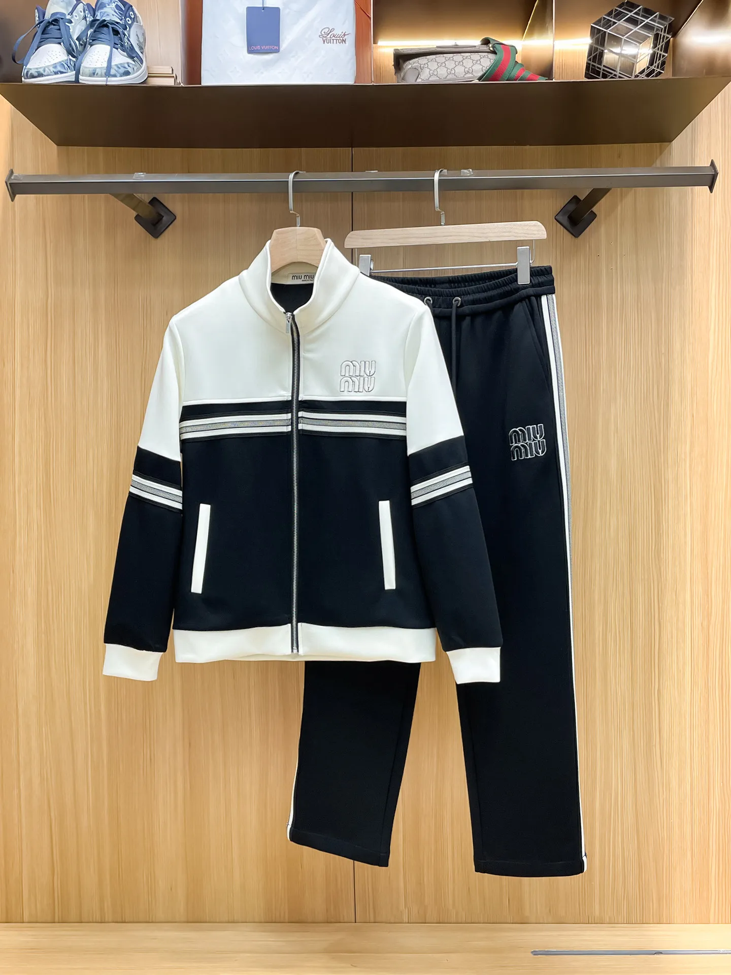 miumiu 2026New Arrival Same Style ，Breathable ！ ！ ， ！ Premium ！ Wear-Resistant， Sizes M-3XL