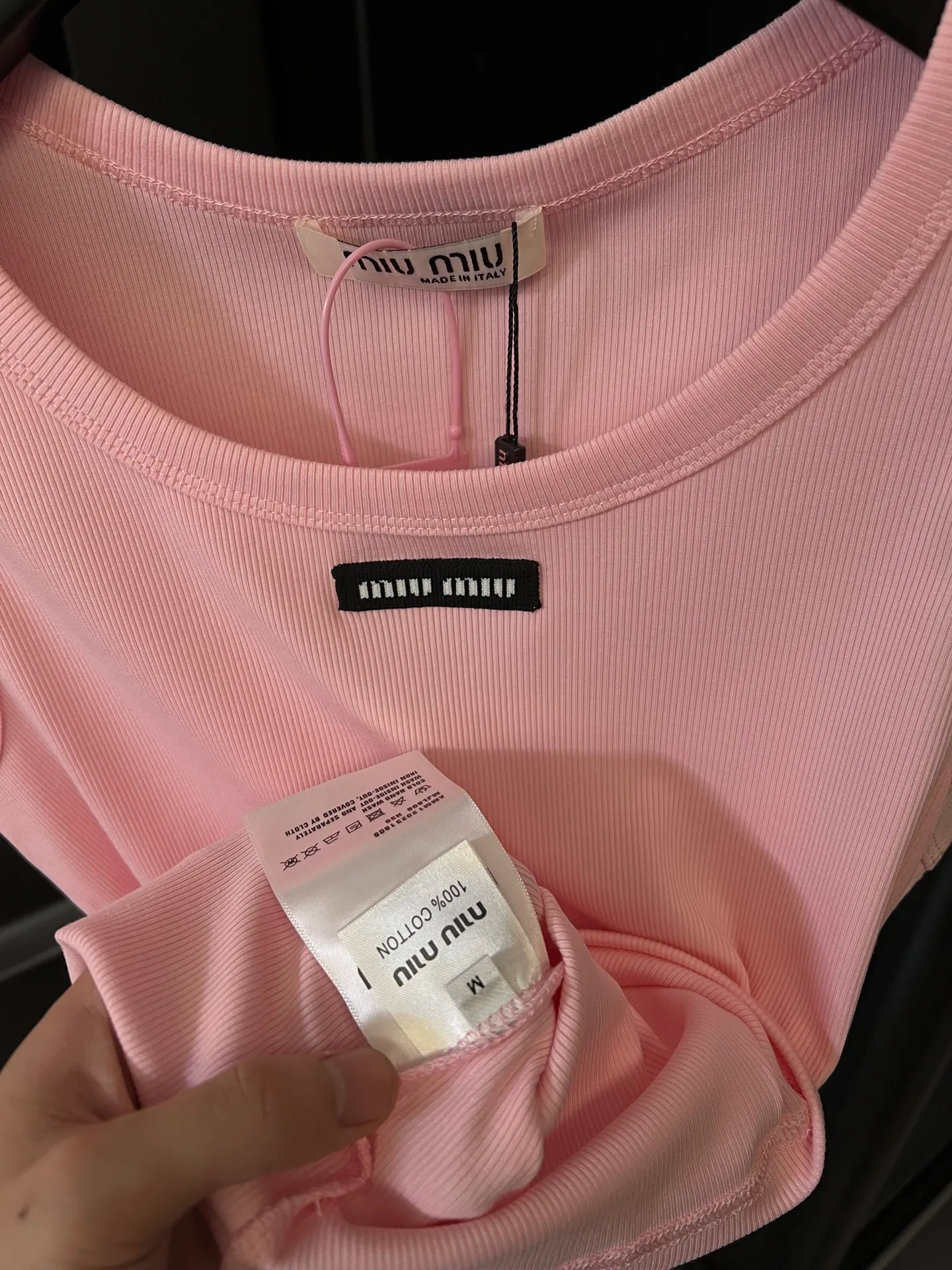 P95 miumiu/ 25Ss GW New Arrival ， ， ， ， Same Style logo ：97％ 3％ Size：s m l Size 9