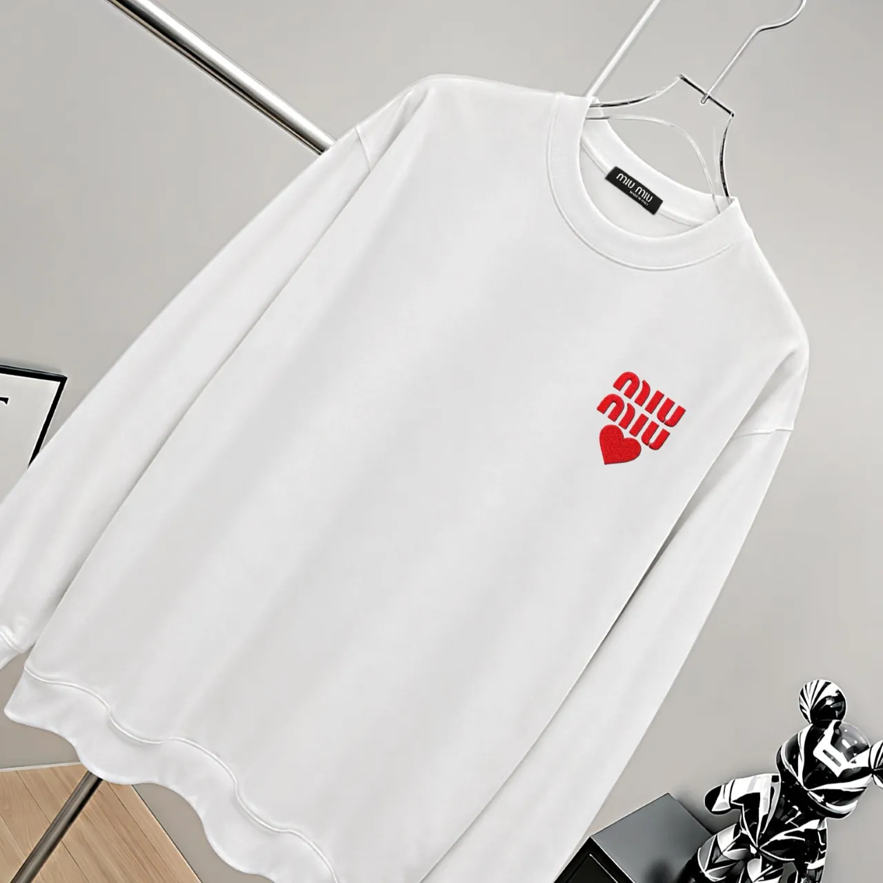 miumiu logo 《 》 380 ， ， Same Style ， : Black White Coffee Brown Size：S（90-130 ） M（125-140 ） L（135-155 ） XL（155-175 ） XXL（175-200 ）