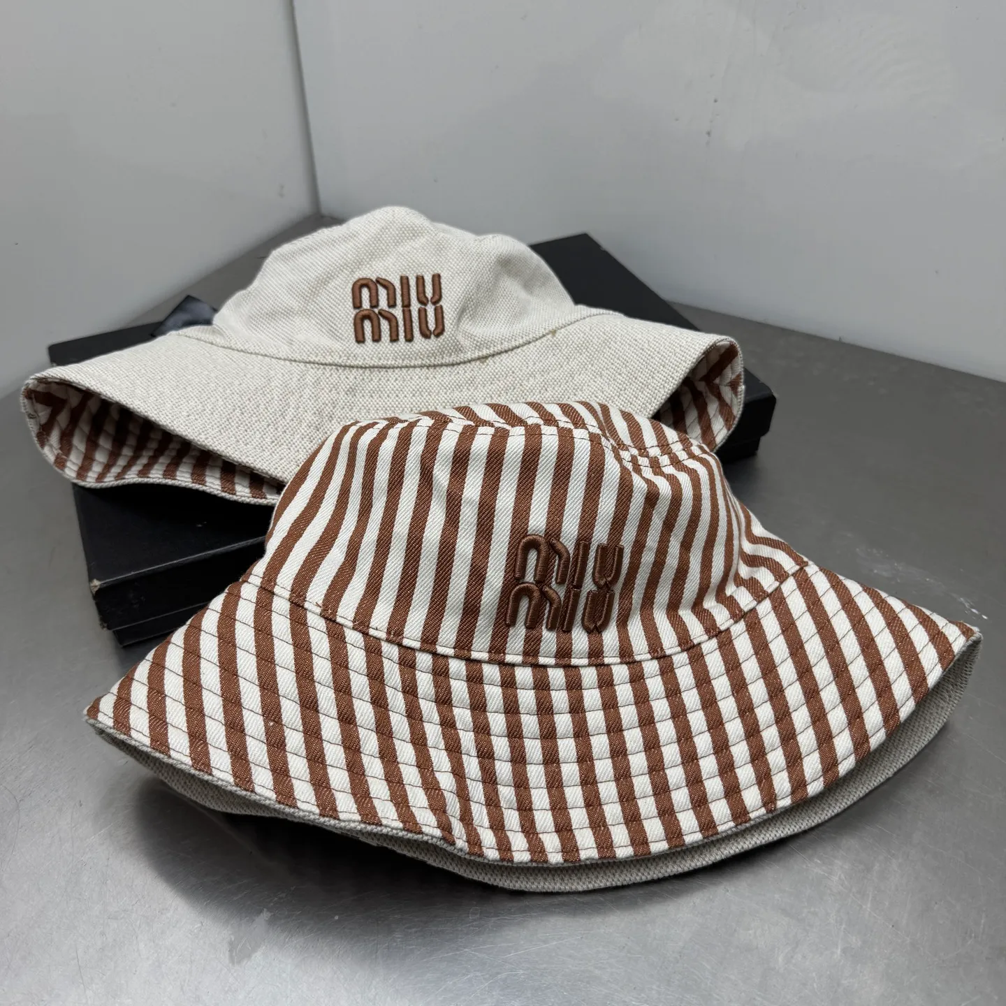 𝐦𝐢𝐮𝐦𝐢𝐮 Canvas P 75