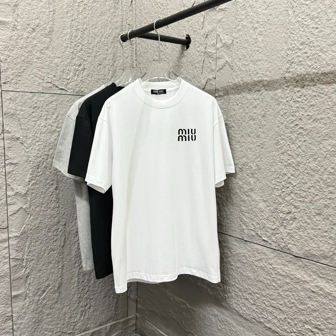 Miu Miu*2025 New Arrival Classic T Same Style ：Black White Size： S （90-130 ） M （120-150 ） L （140-165 ） XL （160-180 ） XXL （180-210 ）