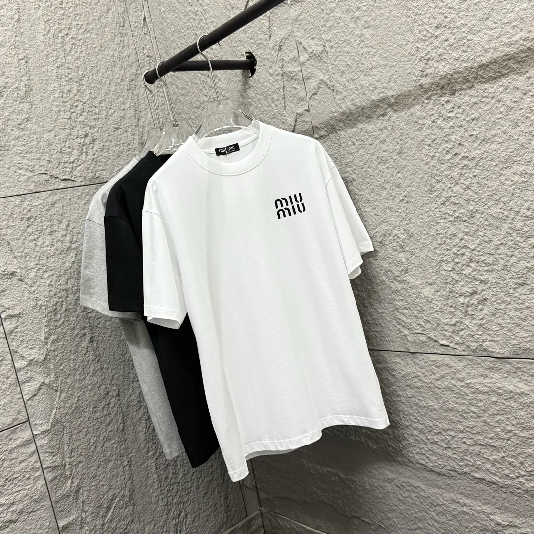 Miu Miu*2025 New Arrival Classic T Same Style ：Black White Size： S （90-130 ） M （120-150 ） L （140-165 ） XL （160-180 ） XXL （180-210 ）