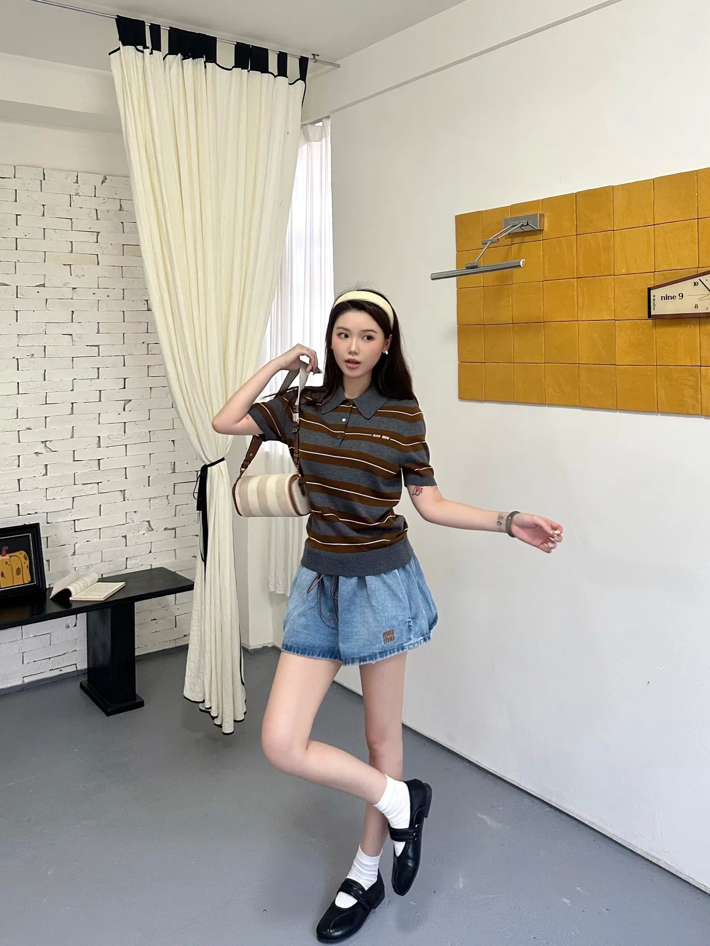 「 」