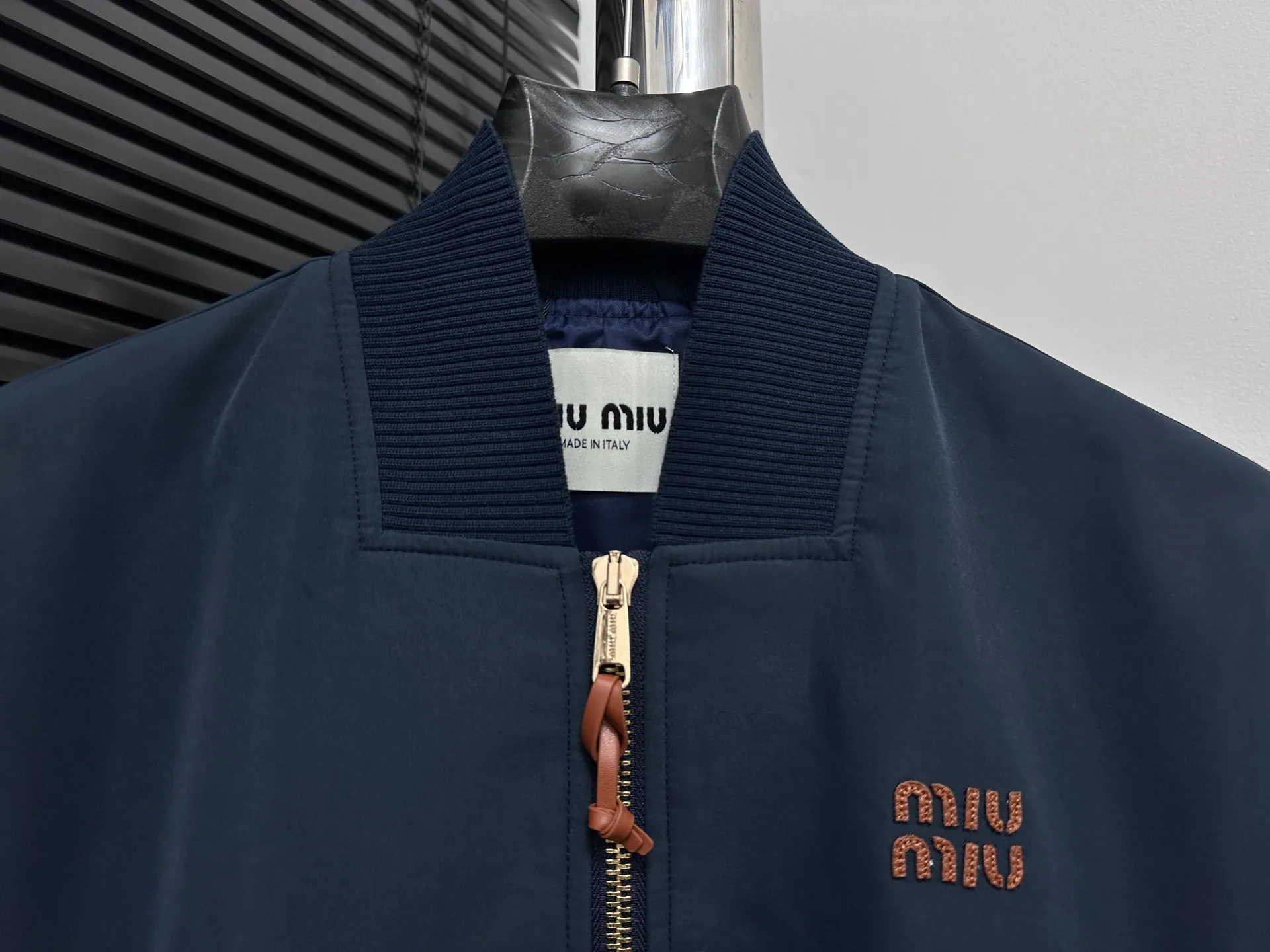 【MIU MIU】 ， ， 。 ， ，Wear-Resistant 。 Breathable ， 。 ， ， ， 、 。 。 。 ， ， 。 、 ， 。 ， ， Same Style ， ， ， ， Same Style！ Size：38 40 42 44