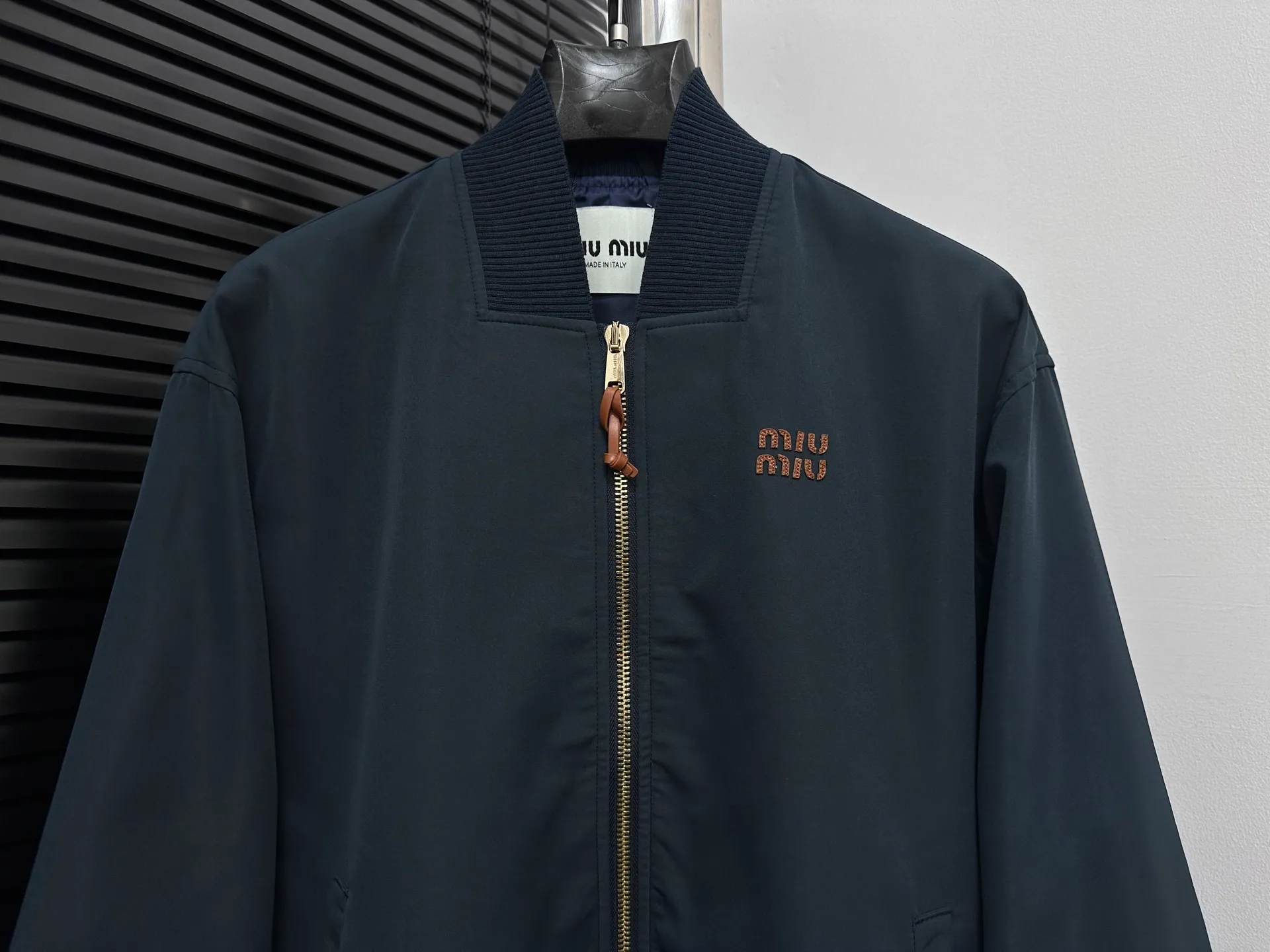 【MIU MIU】 ， ， 。 ， ，Wear-Resistant 。 Breathable ， 。 ， ， ， 、 。 。 。 ， ， 。 、 ， 。 ， ， Same Style ， ， ， ， Same Style！ Size：38 40 42 44