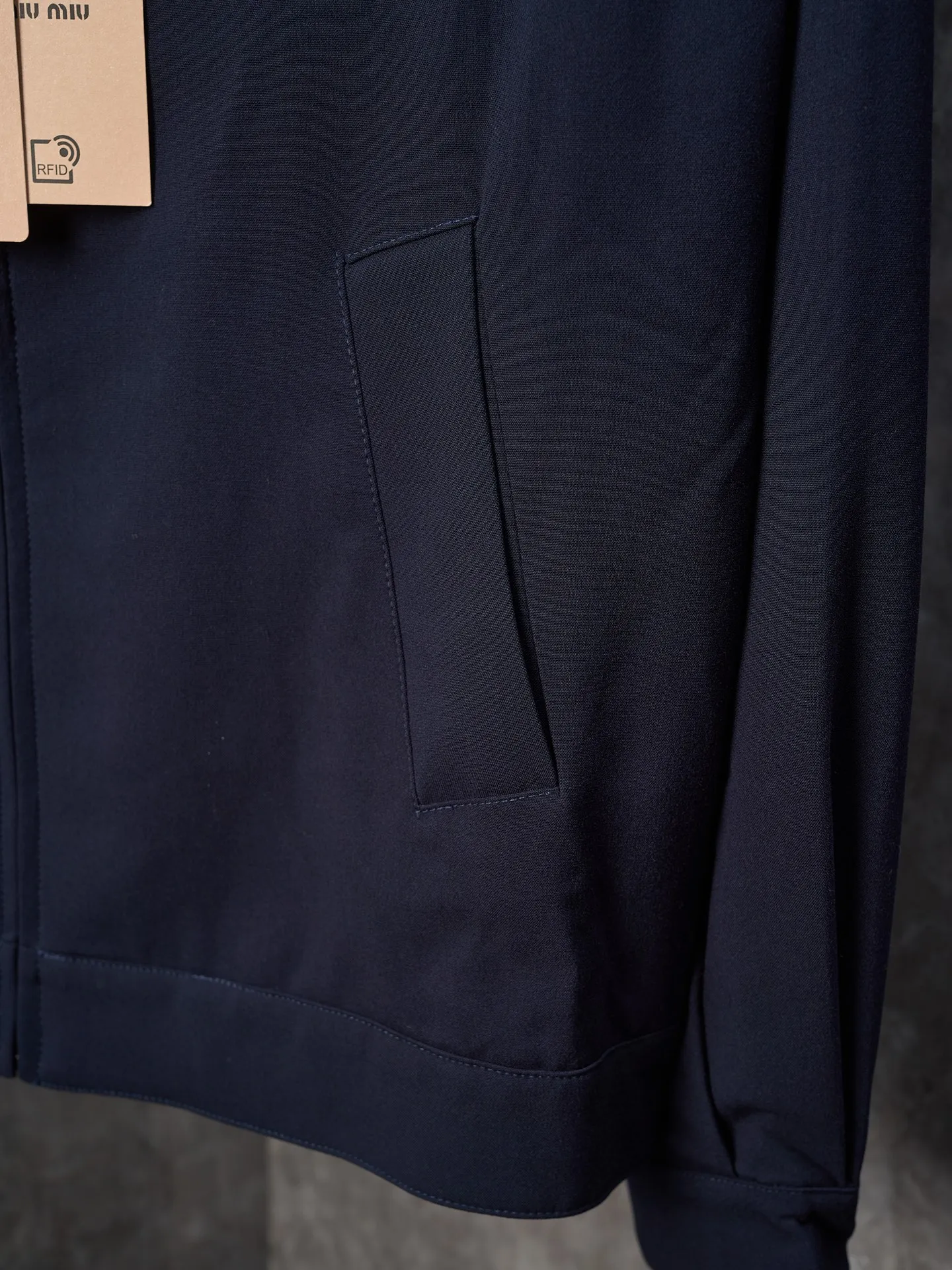 MIUMIU/ （Navy Blue ） 【In Stock】S M L XL ， ， 。 ， ， ， ， Navy Blue ， 。 ，MIUMIU ， 。 Quality ， 。 ， Quality ， 170.150 M