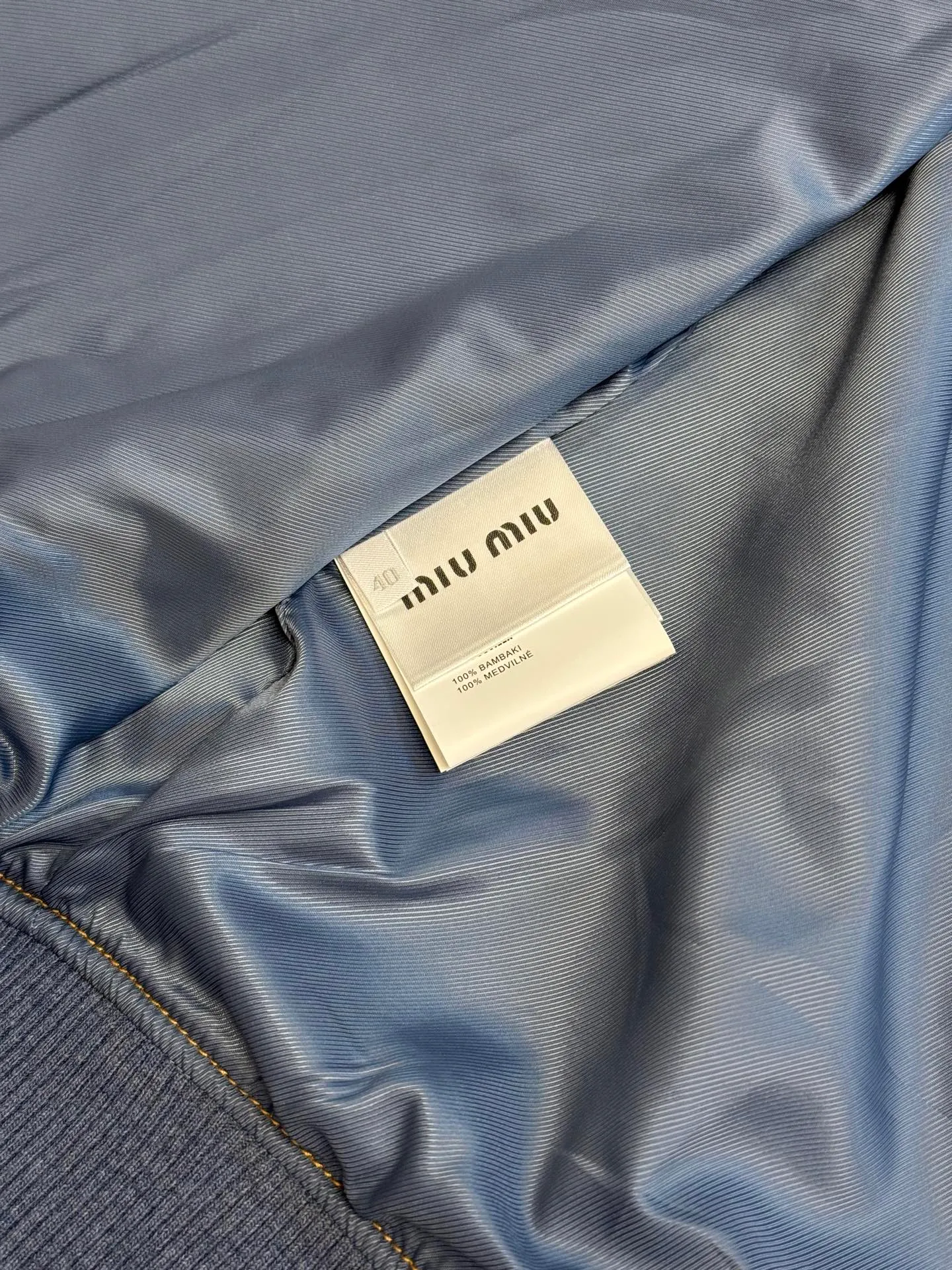 miu miu ， ， ， ， ， 。 ， ， ； Wear-Resistant ， 。 ， 、 、Breathable 。 ， ， 。 ， ， 、 、 。 ， 。 ， ， ， ， ， 、 。 ， 。 ， 。 ， 、oversized ， 、 。 size：38.40.42.44