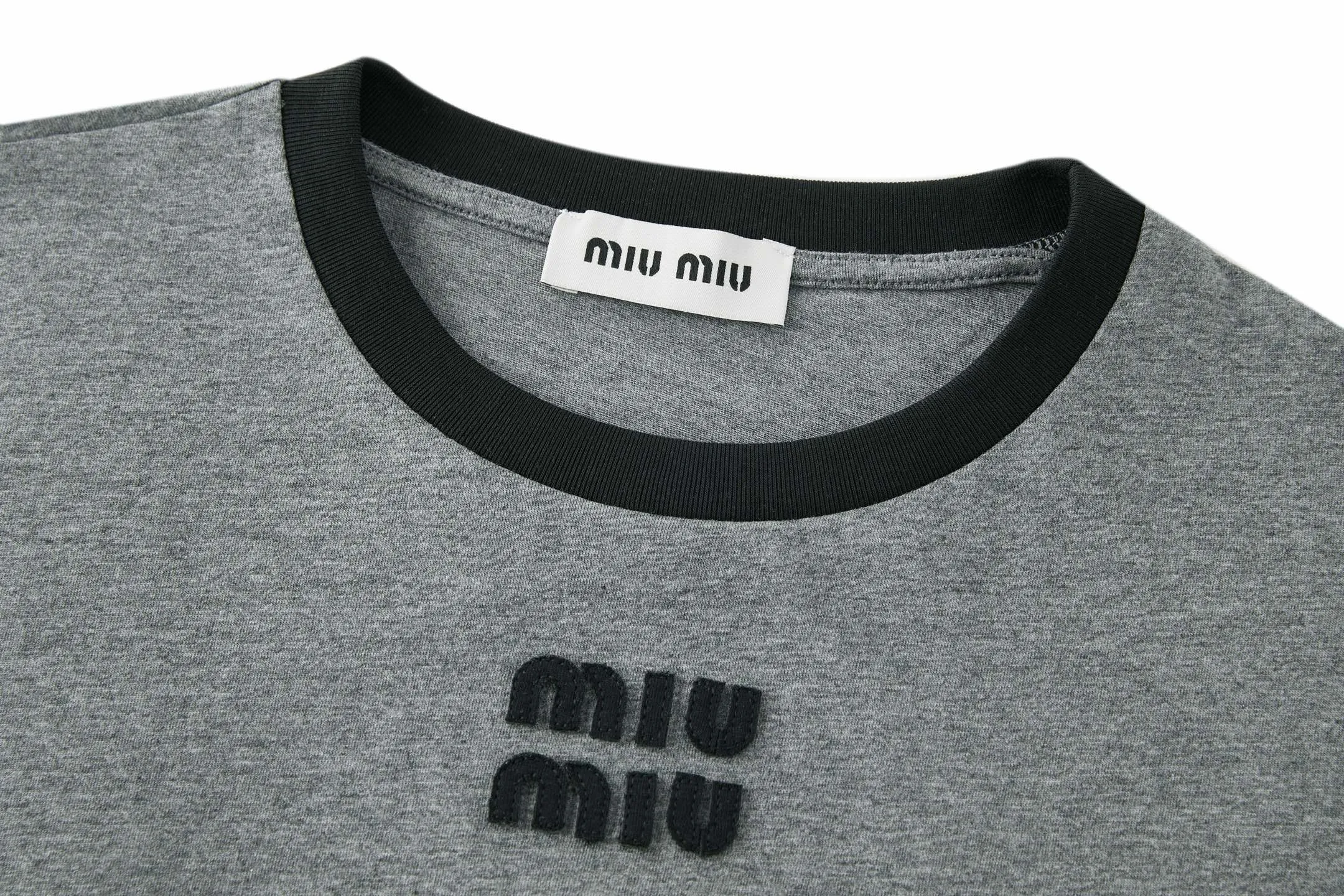 2 Miu Miu ： 20 ，100% 。 ： 1*1 。 ： ， ， 。 . . . . . . . ： 1：1 ： 1：1 Size：S-M-L-XL ： ：86620