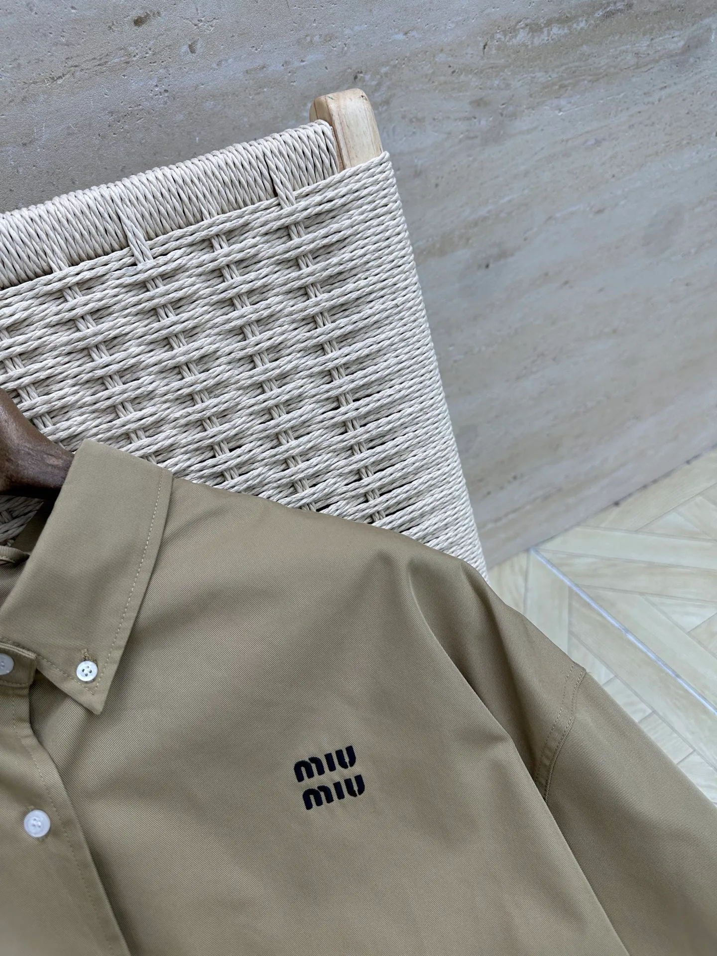 Miu Miu Khaki Miu Miu Classic 1： Miu Miu 2: 3: 4: Size：M-3XL